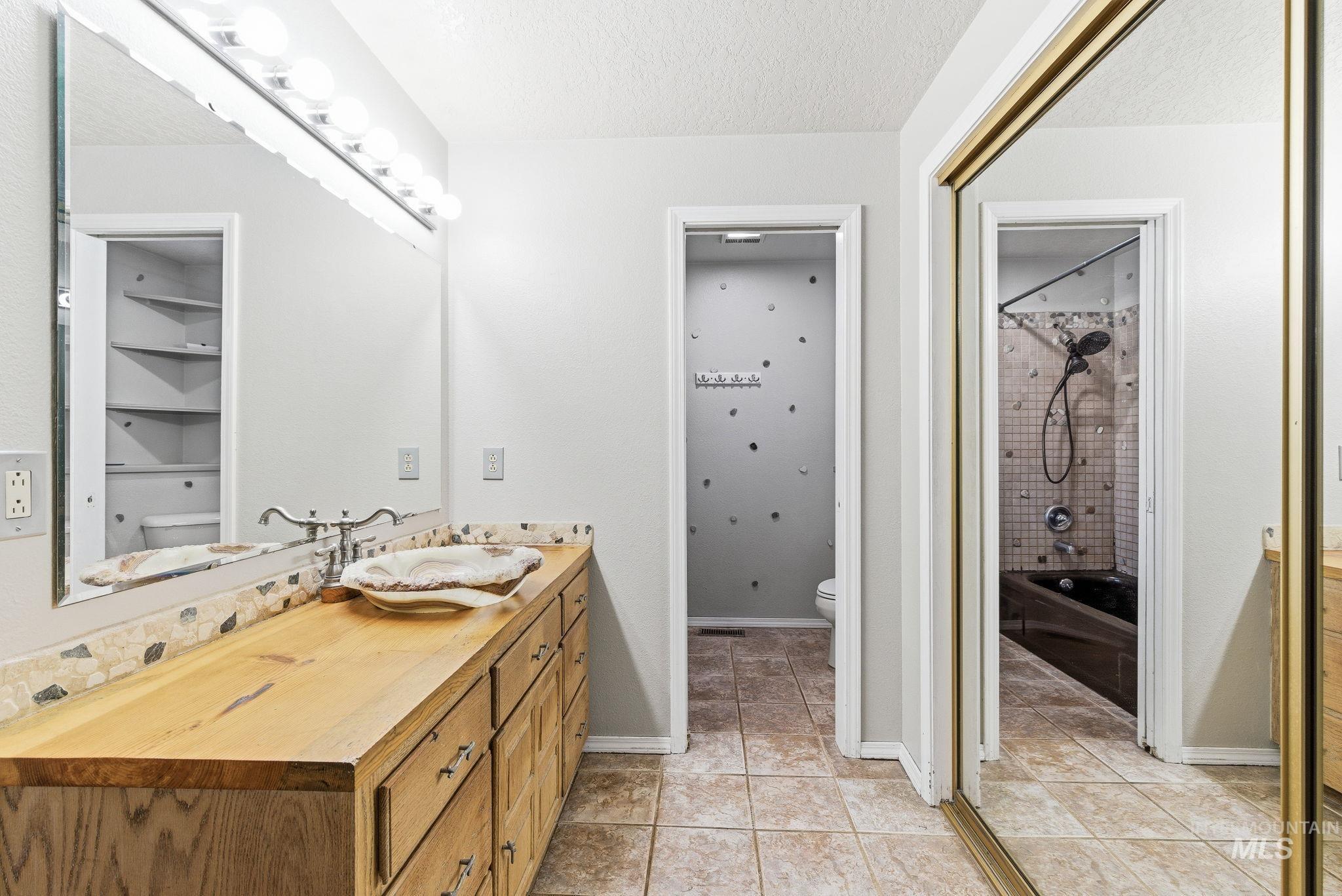 3466 S Vintage Way, Boise, Idaho 83706, 3 Bedrooms, 2 Bathrooms, Residential For Sale, Price $559,000,MLS 98976948