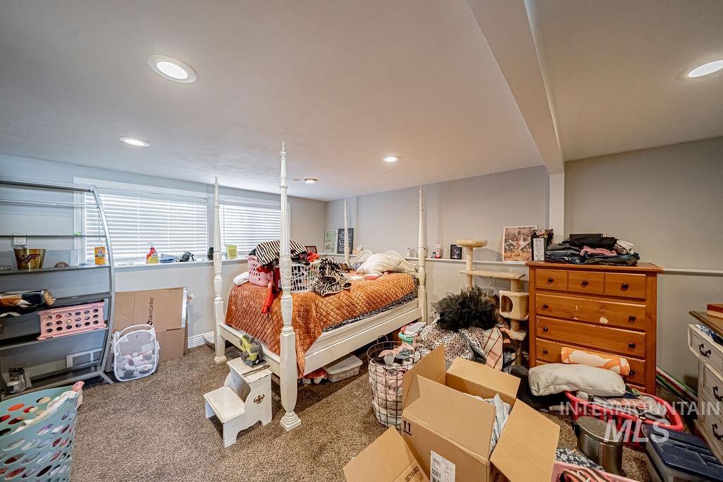 1620 Jade Dr, Pocatello, Idaho 83202-2702, 4 Bedrooms, 2 Bathrooms, Residential For Sale, Price $299,900,MLS 98976955