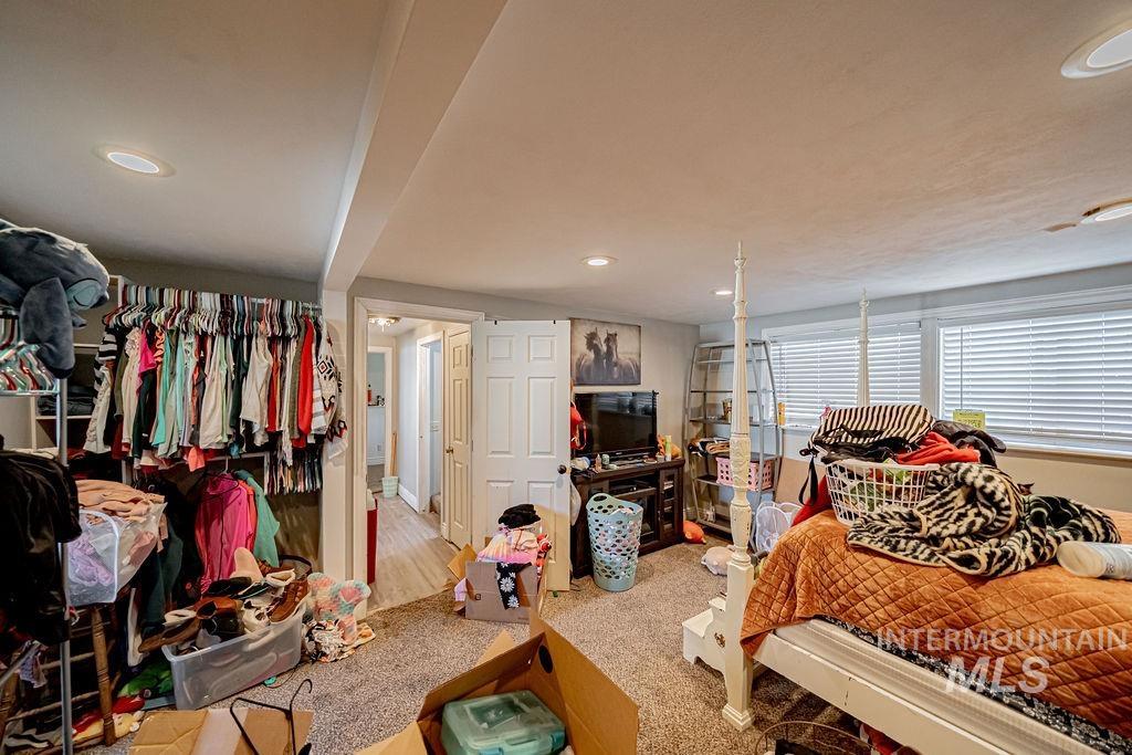 1620 Jade Dr, Pocatello, Idaho 83202-2702, 4 Bedrooms, 2 Bathrooms, Residential For Sale, Price $299,900,MLS 98976955