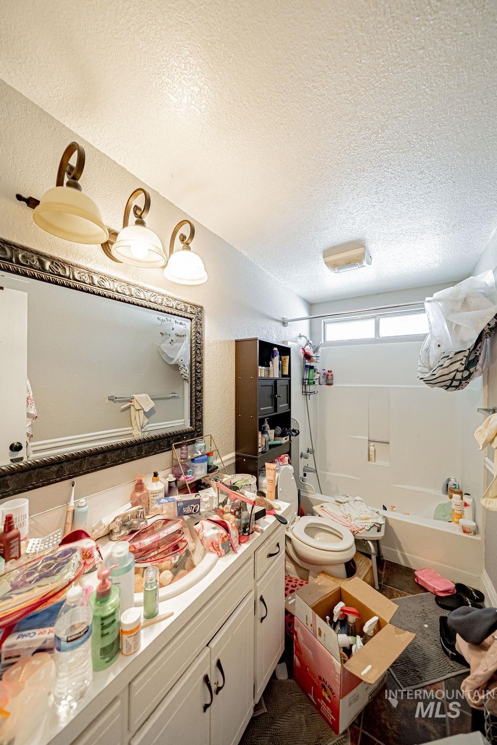 1620 Jade Dr, Pocatello, Idaho 83202-2702, 4 Bedrooms, 2 Bathrooms, Residential For Sale, Price $299,900,MLS 98976955