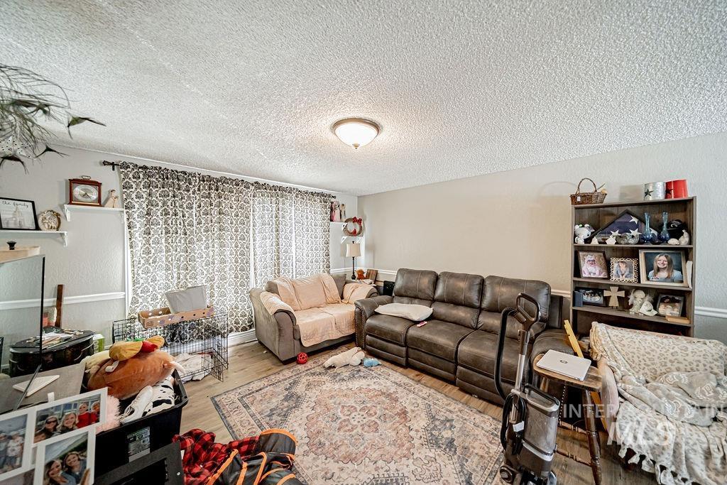 1620 Jade Dr, Pocatello, Idaho 83202-2702, 4 Bedrooms, 2 Bathrooms, Residential For Sale, Price $299,900,MLS 98976955