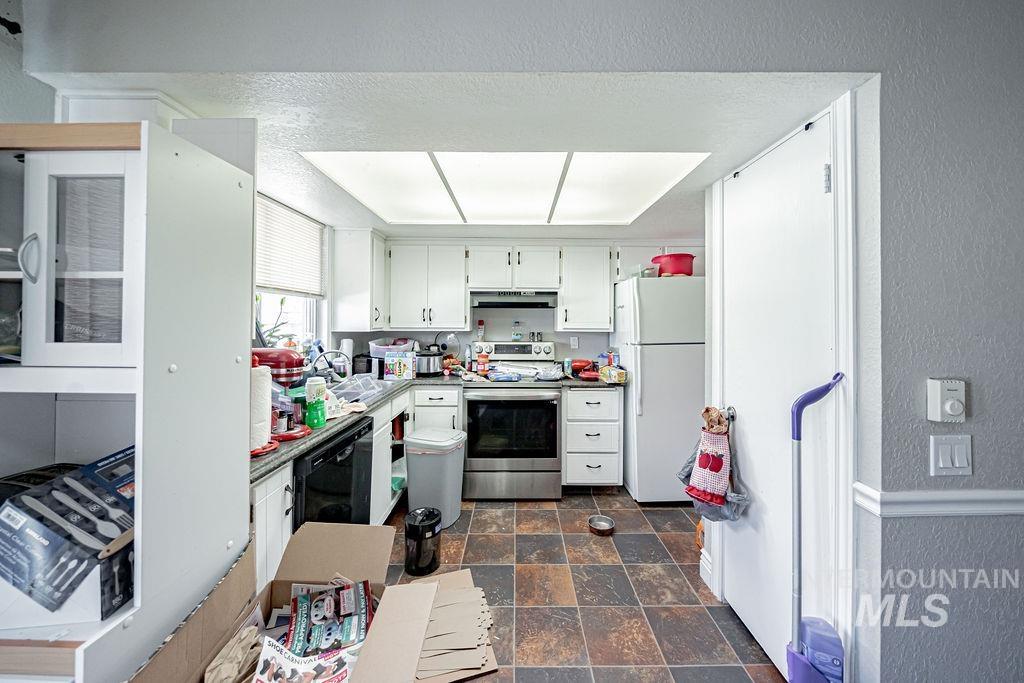 1620 Jade Dr, Pocatello, Idaho 83202-2702, 4 Bedrooms, 2 Bathrooms, Residential For Sale, Price $299,900,MLS 98976955