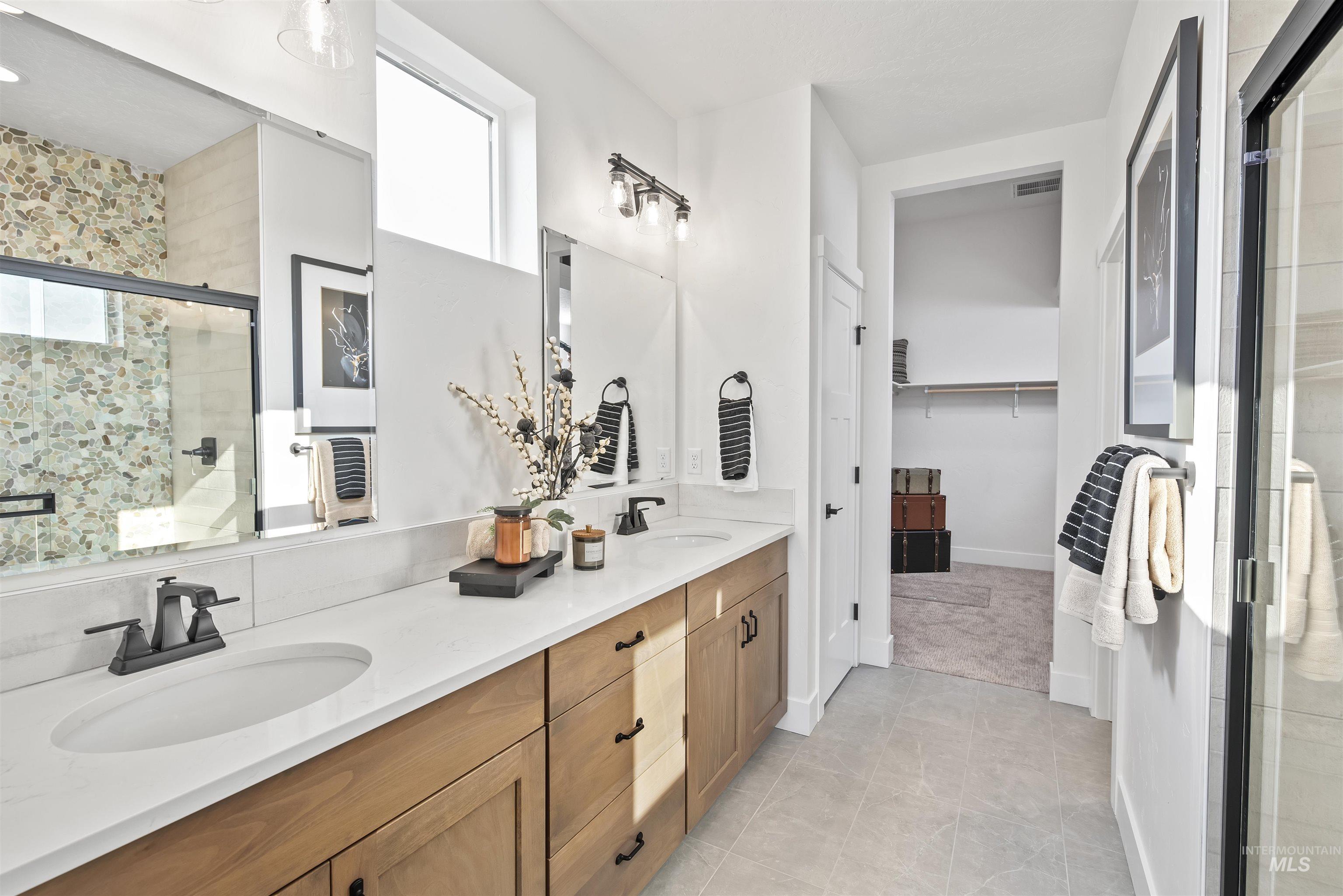 6091 W Parachute Dr, Meridian, Idaho 83646, 4 Bedrooms, 3 Bathrooms, Residential For Sale, Price $498,990,MLS 98976956