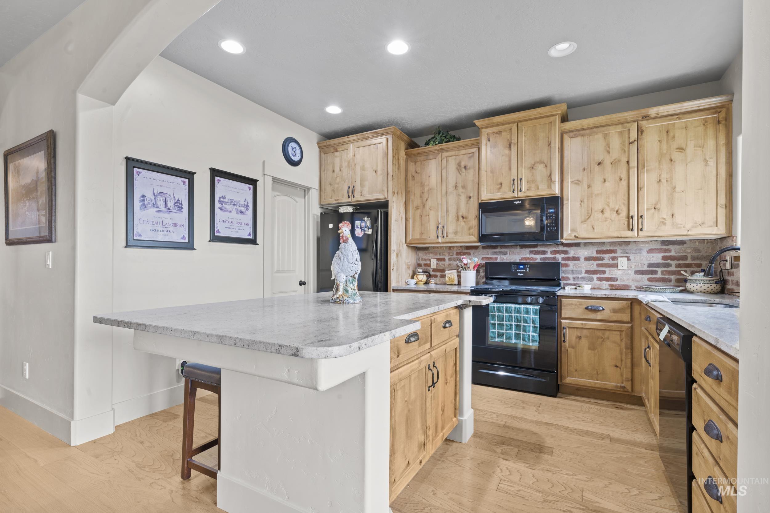 917 Silver Springs St, Middleton, Idaho 83644, 4 Bedrooms, 2 Bathrooms, Residential For Sale, Price $480,000,MLS 98976958