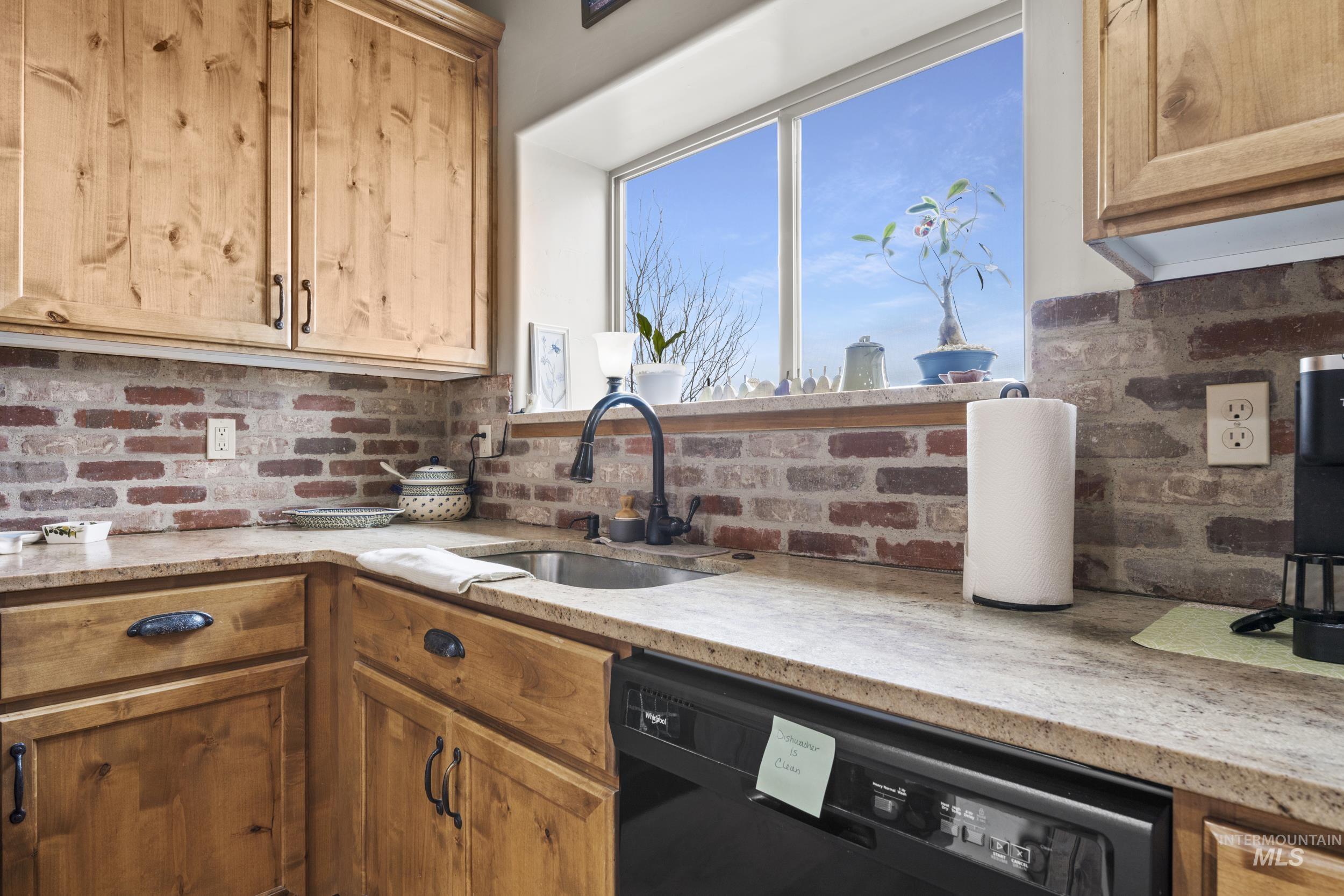 917 Silver Springs St, Middleton, Idaho 83644, 4 Bedrooms, 2 Bathrooms, Residential For Sale, Price $480,000,MLS 98976958