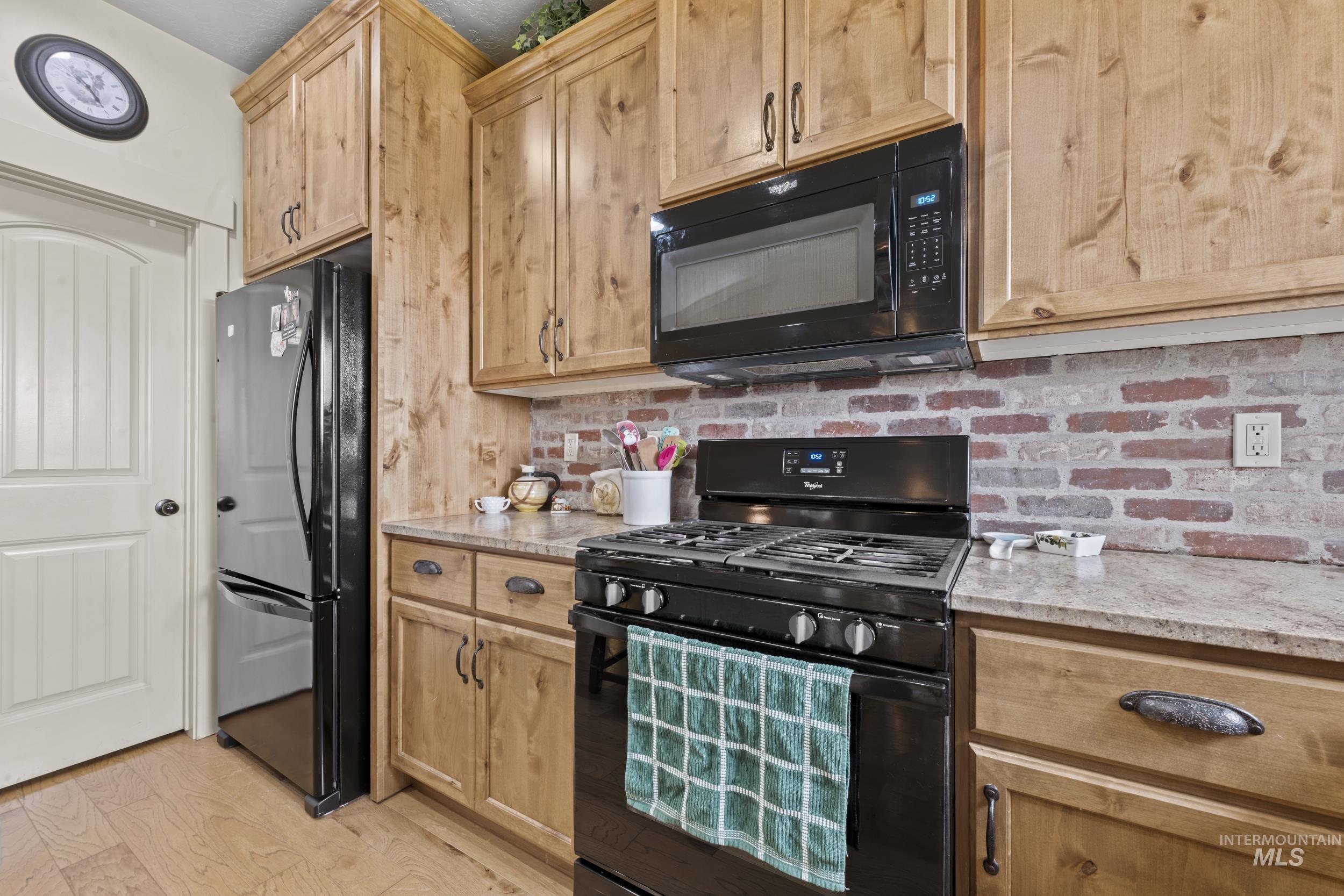 917 Silver Springs St, Middleton, Idaho 83644, 4 Bedrooms, 2 Bathrooms, Residential For Sale, Price $480,000,MLS 98976958