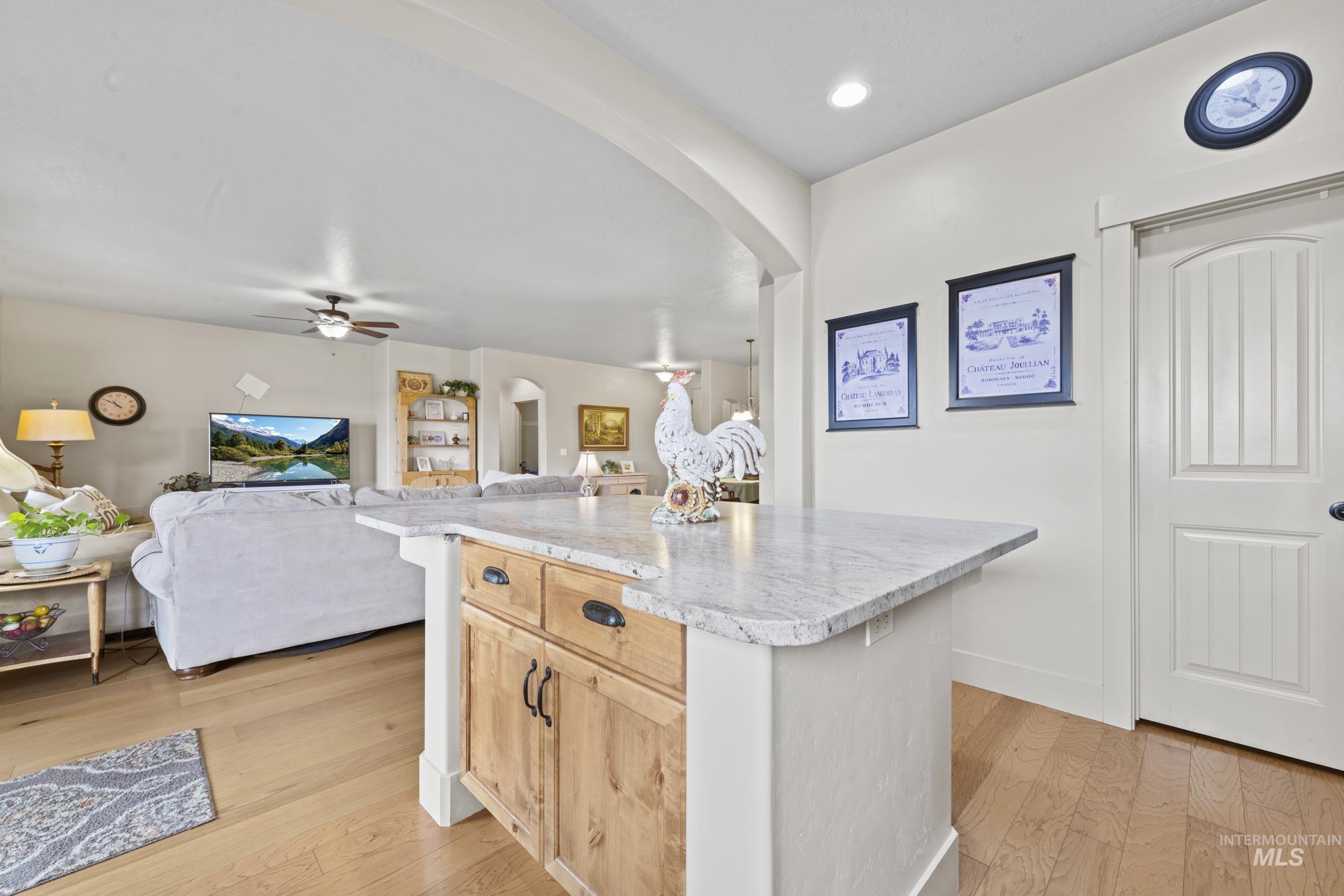 917 Silver Springs St, Middleton, Idaho 83644, 4 Bedrooms, 2 Bathrooms, Residential For Sale, Price $480,000,MLS 98976958