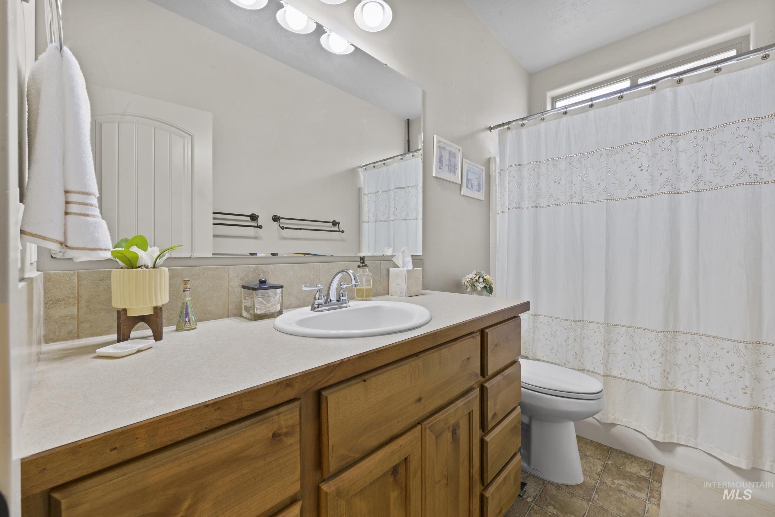 917 Silver Springs St, Middleton, Idaho 83644, 4 Bedrooms, 2 Bathrooms, Residential For Sale, Price $480,000,MLS 98976958