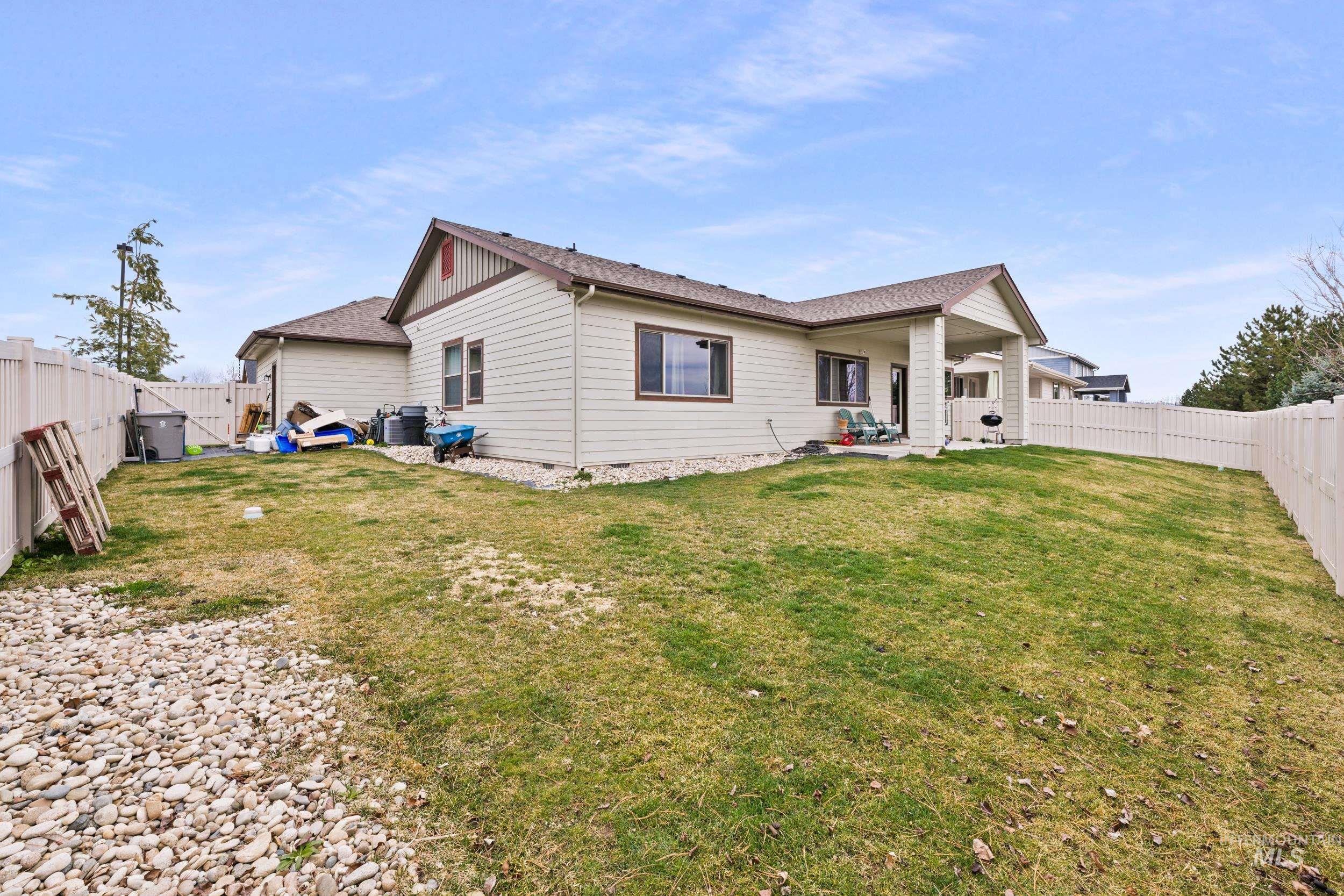 917 Silver Springs St, Middleton, Idaho 83644, 4 Bedrooms, 2 Bathrooms, Residential For Sale, Price $480,000,MLS 98976958