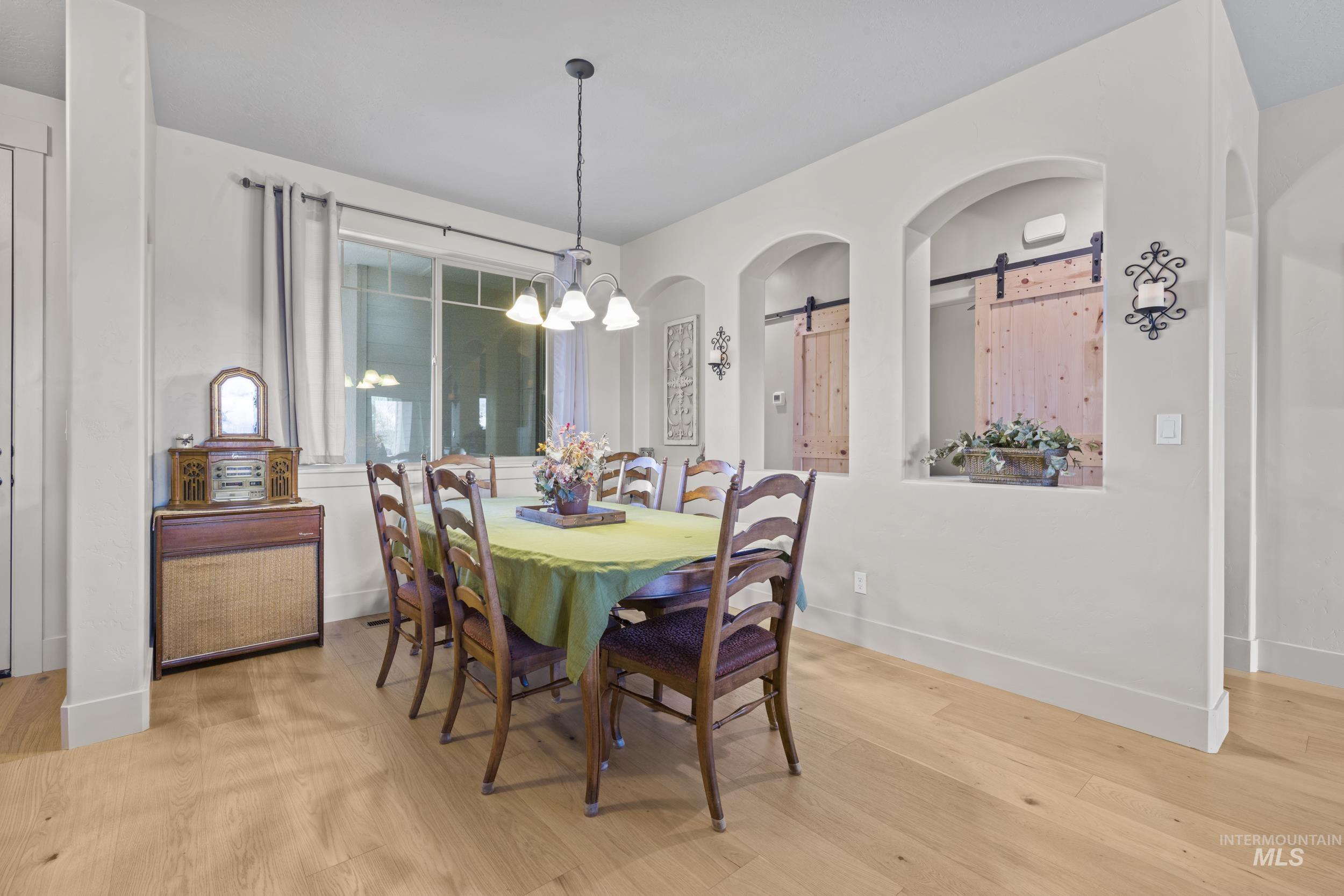 917 Silver Springs St, Middleton, Idaho 83644, 4 Bedrooms, 2 Bathrooms, Residential For Sale, Price $480,000,MLS 98976958