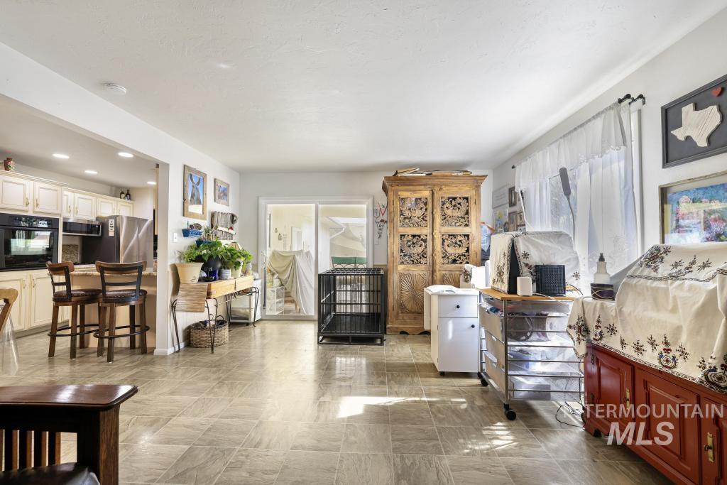 1754 Targee Dr., Twin Falls, Idaho 83301, 3 Bedrooms, 2 Bathrooms, Residential For Sale, Price $399,000,MLS 98976960