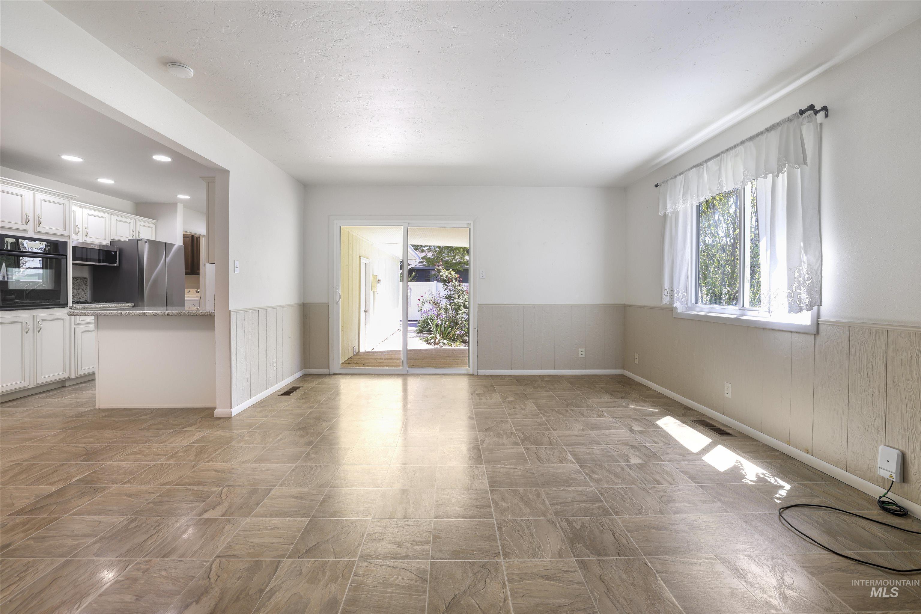 1754 Targhee Dr., Twin Falls, Idaho 83301, 3 Bedrooms, 2 Bathrooms, Residential For Sale, Price $394,500, 98976960