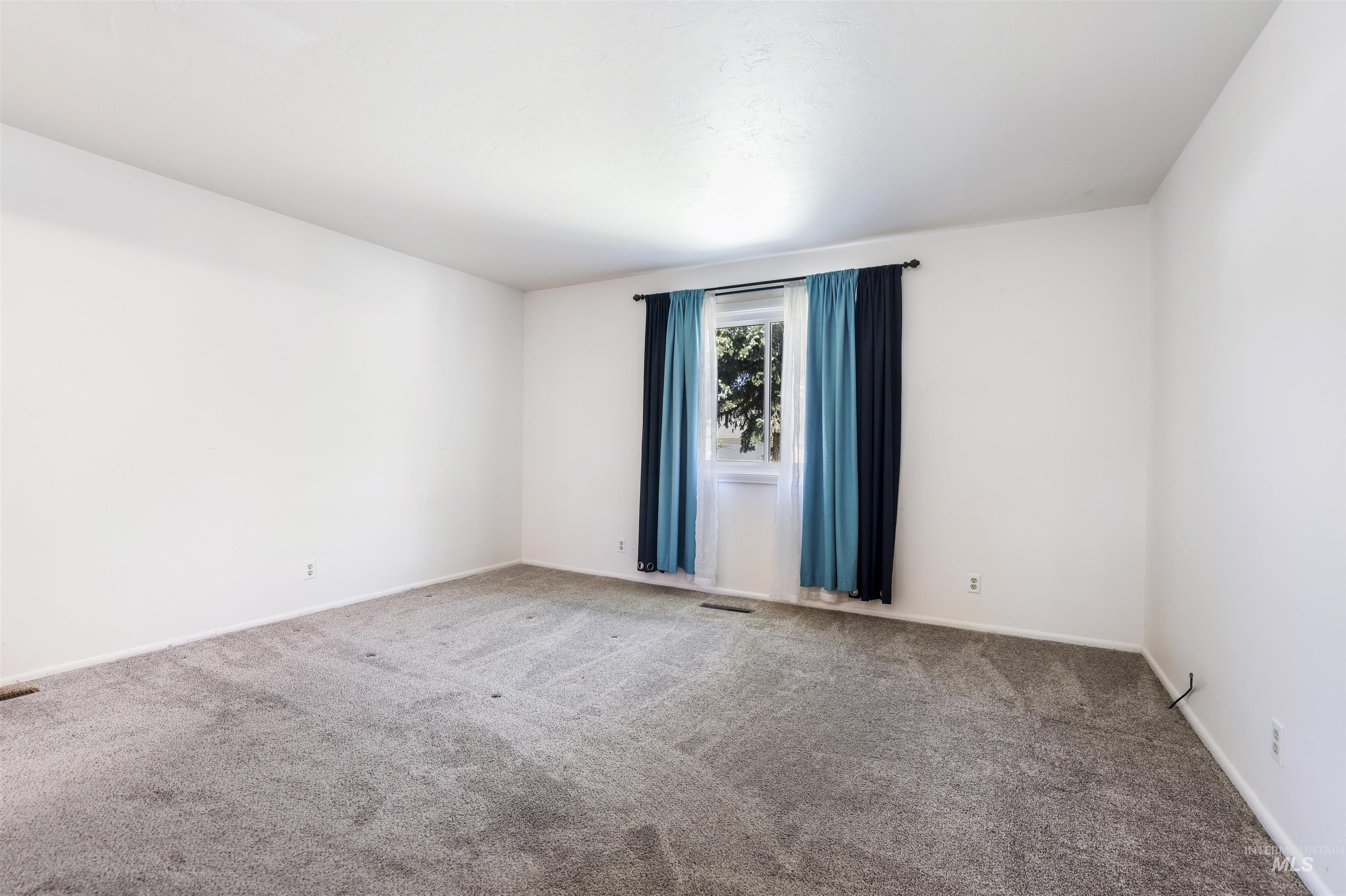 1754 Targhee Dr., Twin Falls, Idaho 83301, 3 Bedrooms, 2 Bathrooms, Residential For Sale, Price $394,500, 98976960