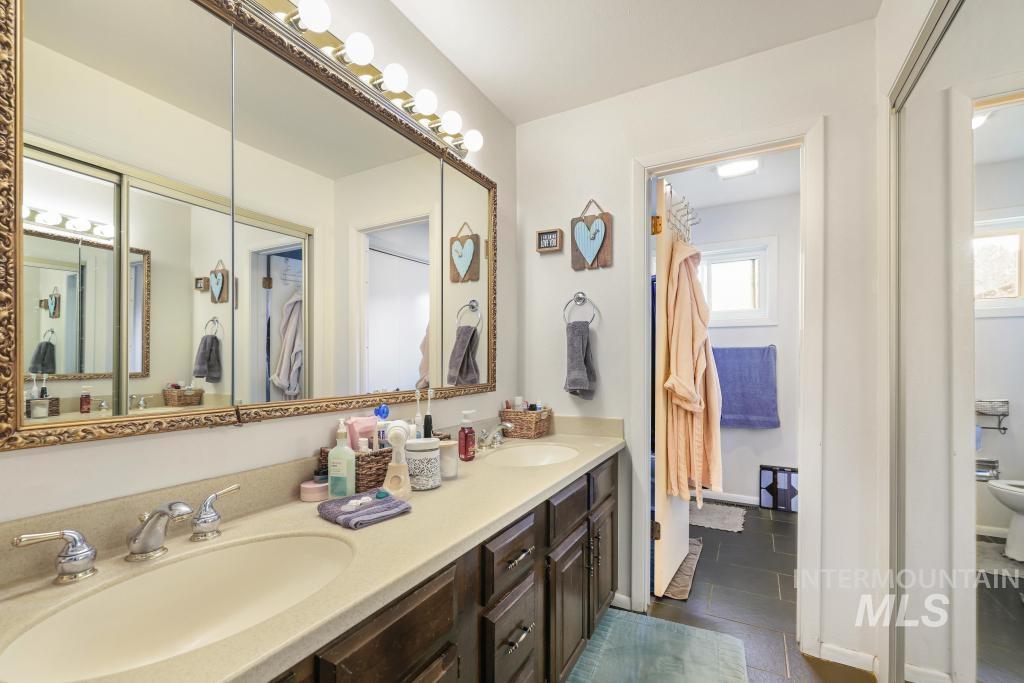 1754 Targee Dr., Twin Falls, Idaho 83301, 3 Bedrooms, 2 Bathrooms, Residential For Sale, Price $399,000,MLS 98976960