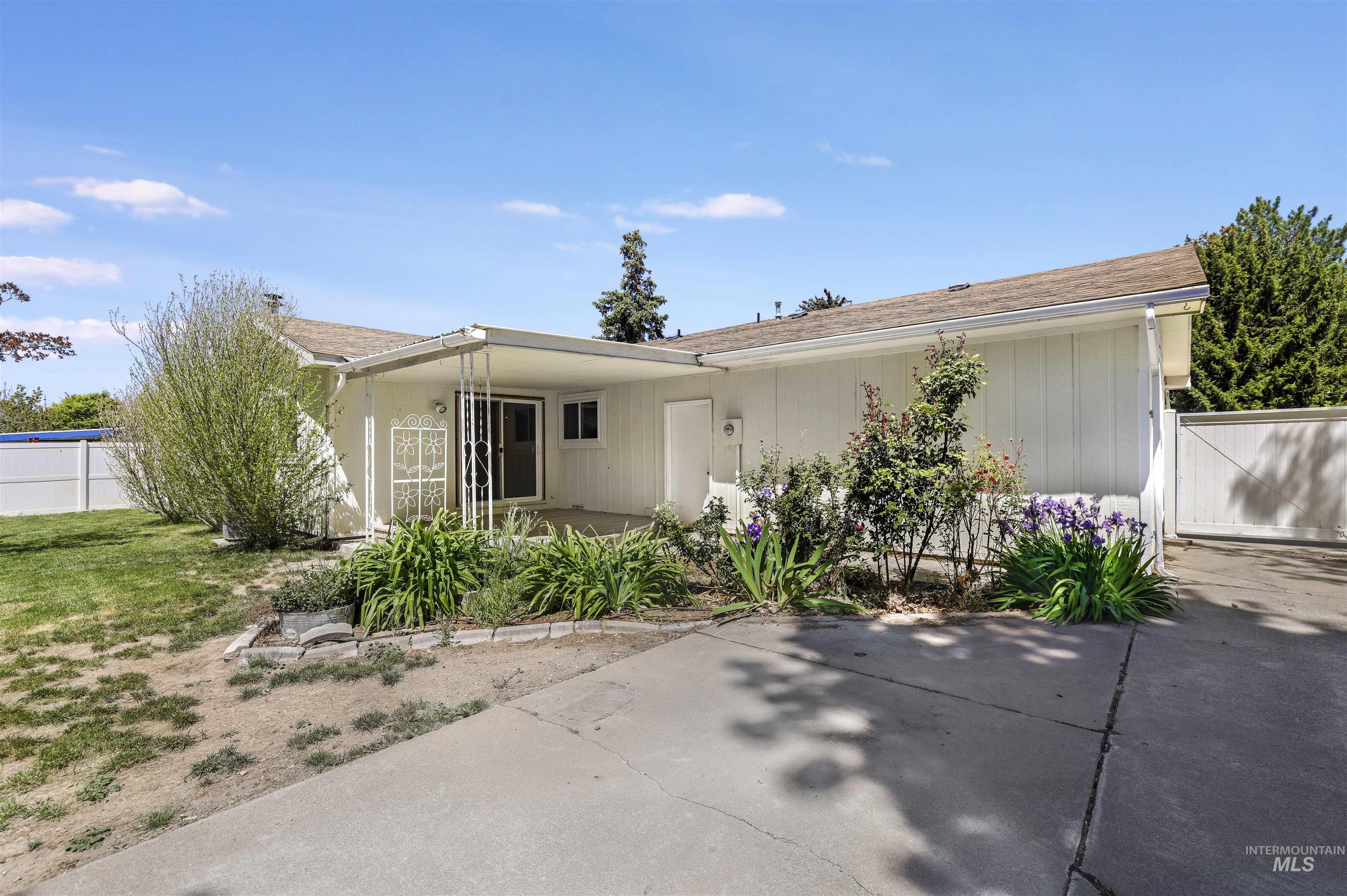 1754 Targhee Dr., Twin Falls, Idaho 83301, 3 Bedrooms, 2 Bathrooms, Residential For Sale, Price $394,500, 98976960