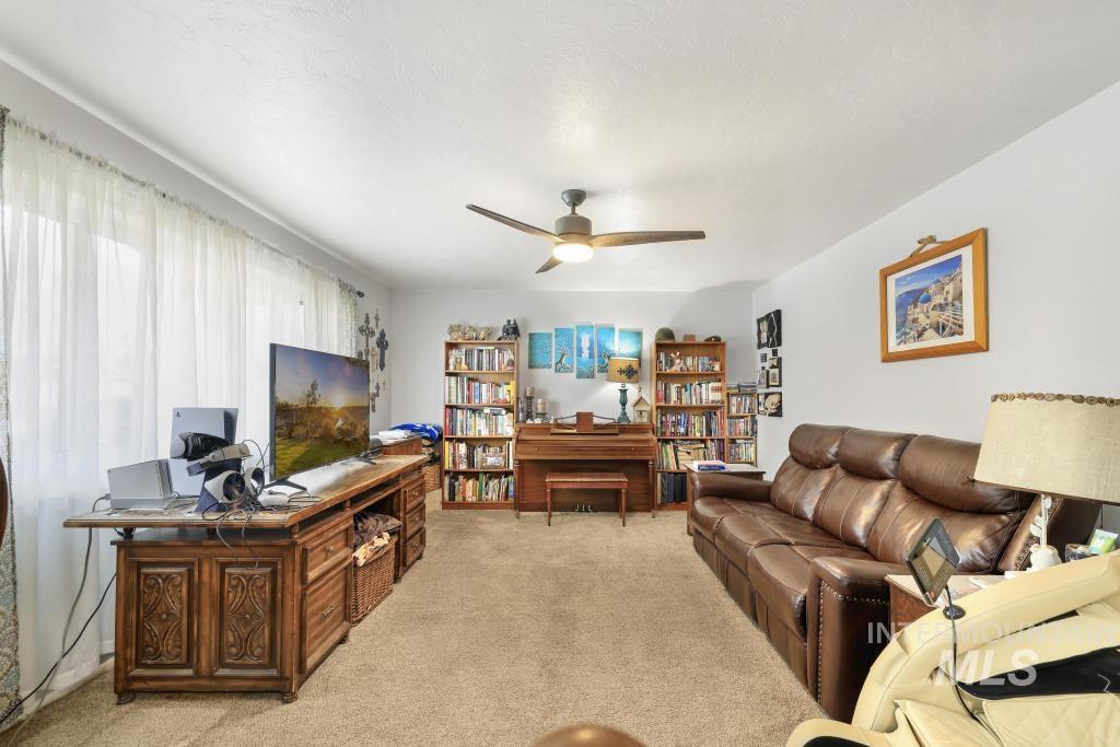 1754 Targee Dr., Twin Falls, Idaho 83301, 3 Bedrooms, 2 Bathrooms, Residential For Sale, Price $399,000,MLS 98976960