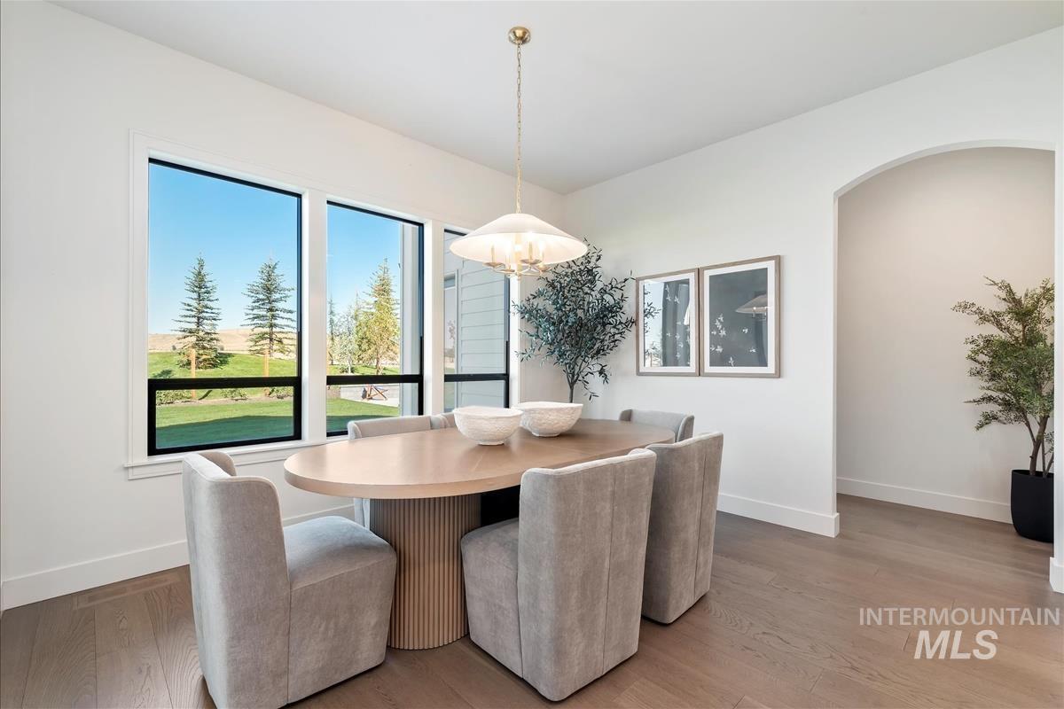 700 N Moscow Ave, Eagle, Idaho 83616, 5 Bedrooms, 5.5 Bathrooms, Residential For Sale, Price $2,349,900,MLS 98976962