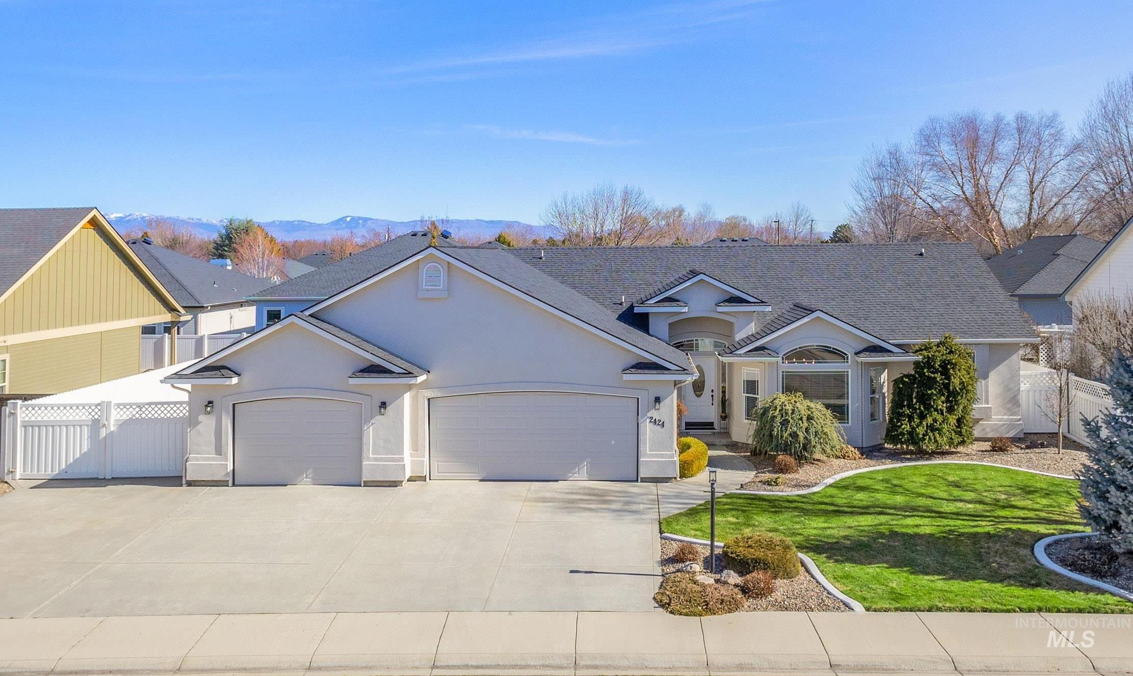 2424 N Tangent Ave, Meridian, Idaho 83646-7588, 3 Bedrooms, 2 Bathrooms, Residential For Sale, Price $550,000,MLS 98976965