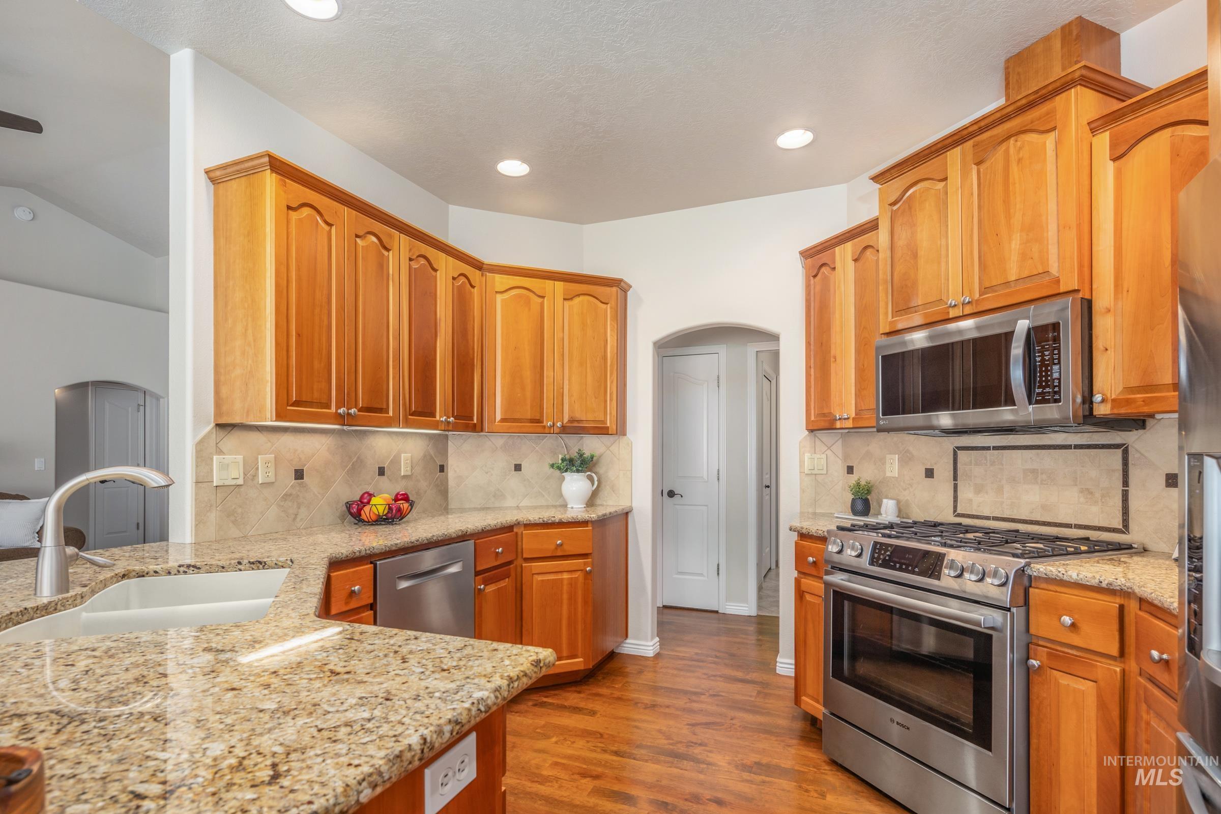 2424 N Tangent Ave, Meridian, Idaho 83646-7588, 3 Bedrooms, 2 Bathrooms, Residential For Sale, Price $550,000,MLS 98976965