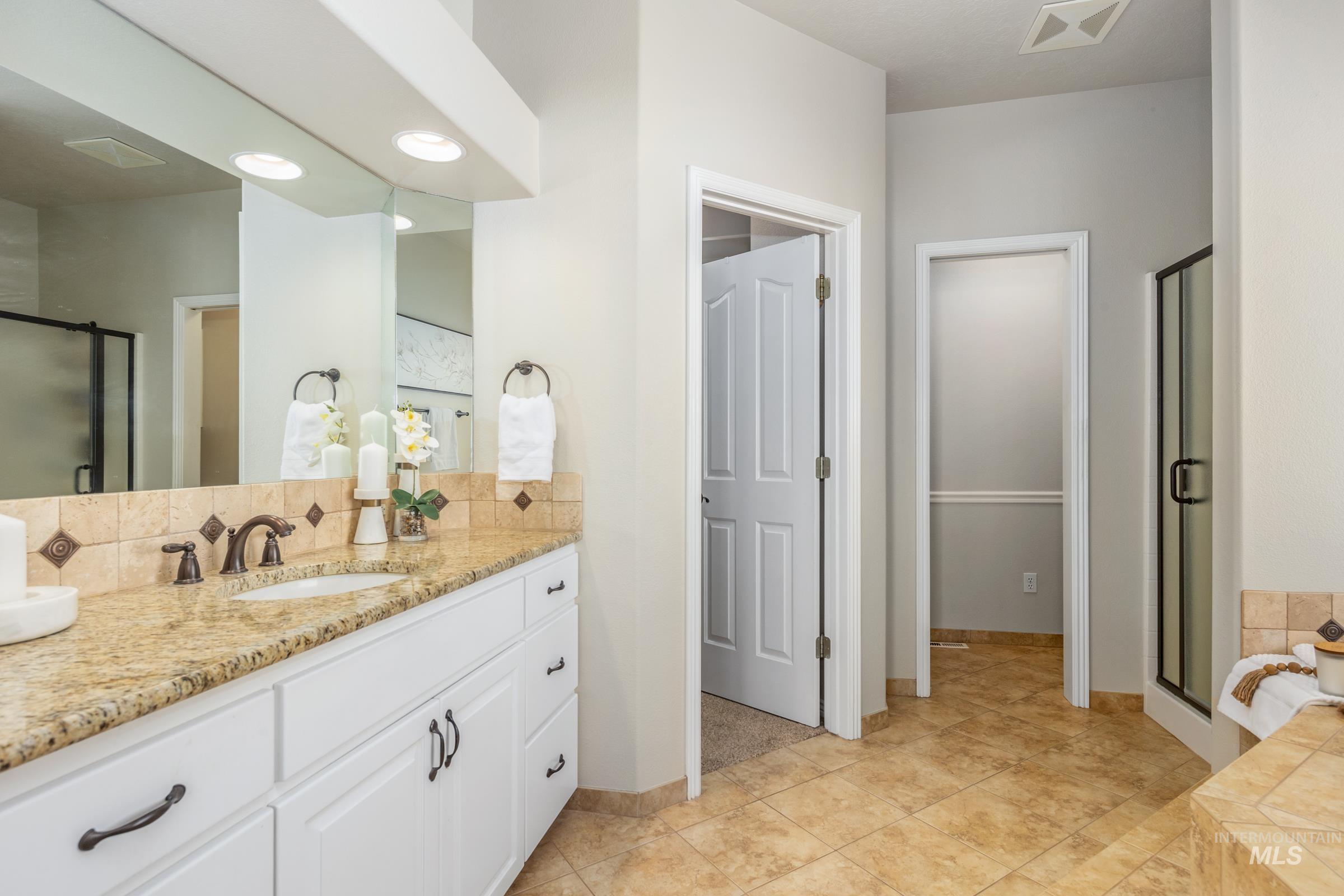 2424 N Tangent Ave, Meridian, Idaho 83646-7588, 3 Bedrooms, 2 Bathrooms, Residential For Sale, Price $550,000,MLS 98976965