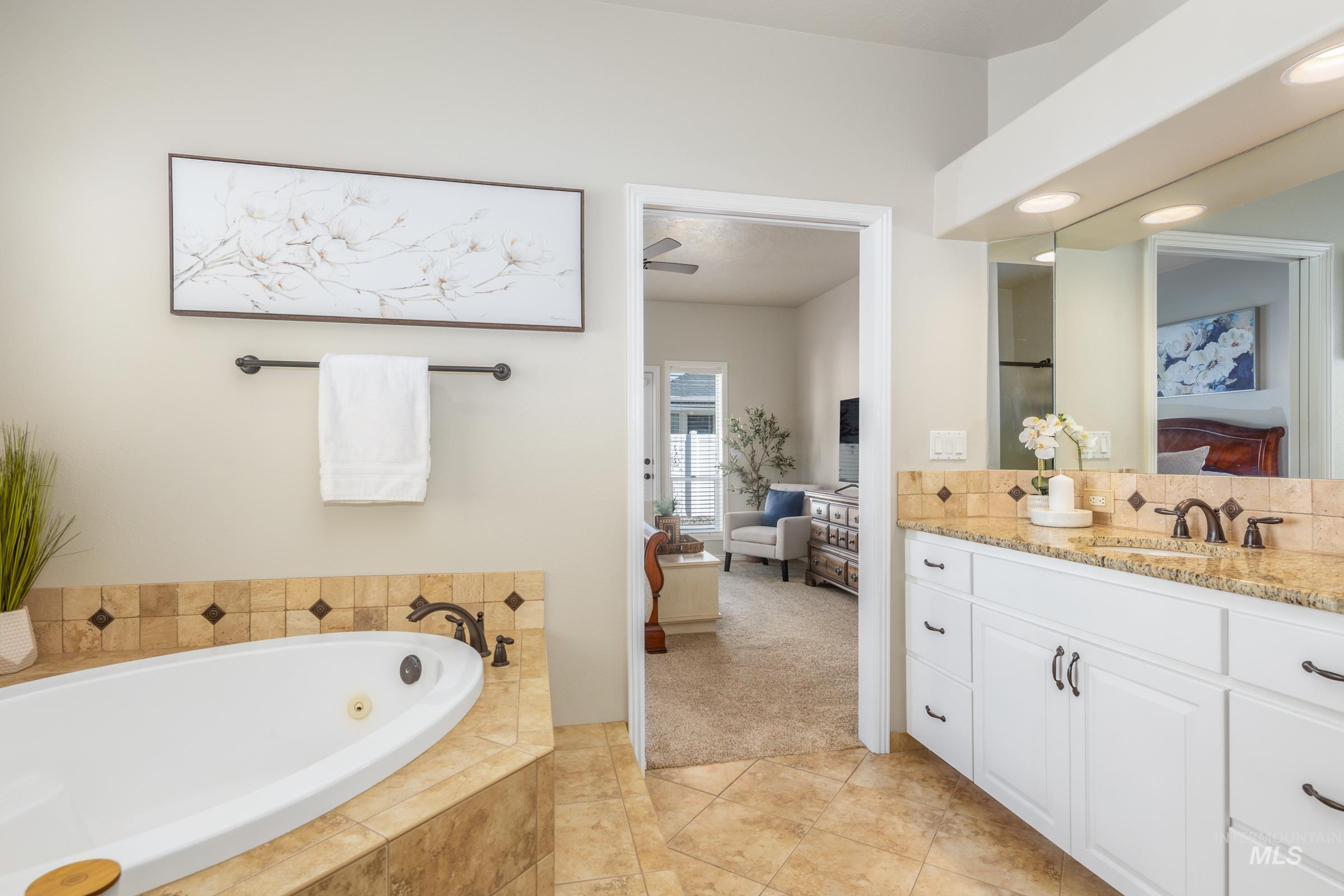 2424 N Tangent Ave, Meridian, Idaho 83646-7588, 3 Bedrooms, 2 Bathrooms, Residential For Sale, Price $550,000,MLS 98976965