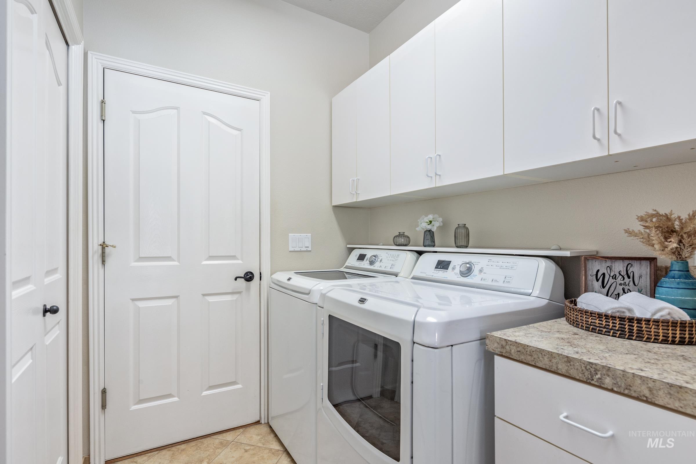 2424 N Tangent Ave, Meridian, Idaho 83646-7588, 3 Bedrooms, 2 Bathrooms, Residential For Sale, Price $550,000,MLS 98976965