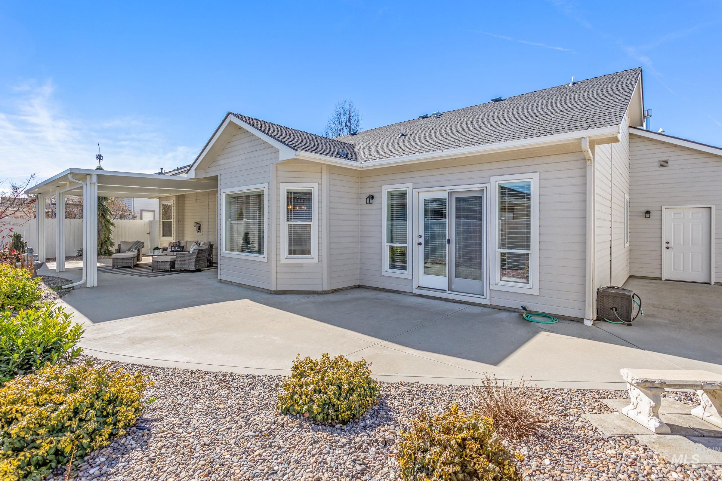 2424 N Tangent Ave, Meridian, Idaho 83646-7588, 3 Bedrooms, 2 Bathrooms, Residential For Sale, Price $550,000,MLS 98976965
