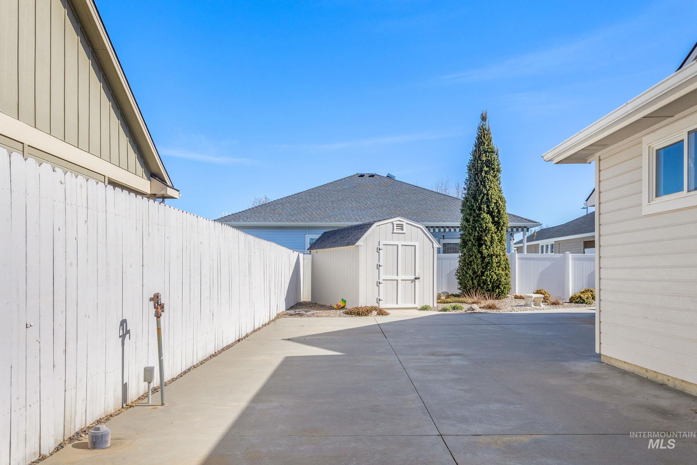 2424 N Tangent Ave, Meridian, Idaho 83646-7588, 3 Bedrooms, 2 Bathrooms, Residential For Sale, Price $550,000,MLS 98976965