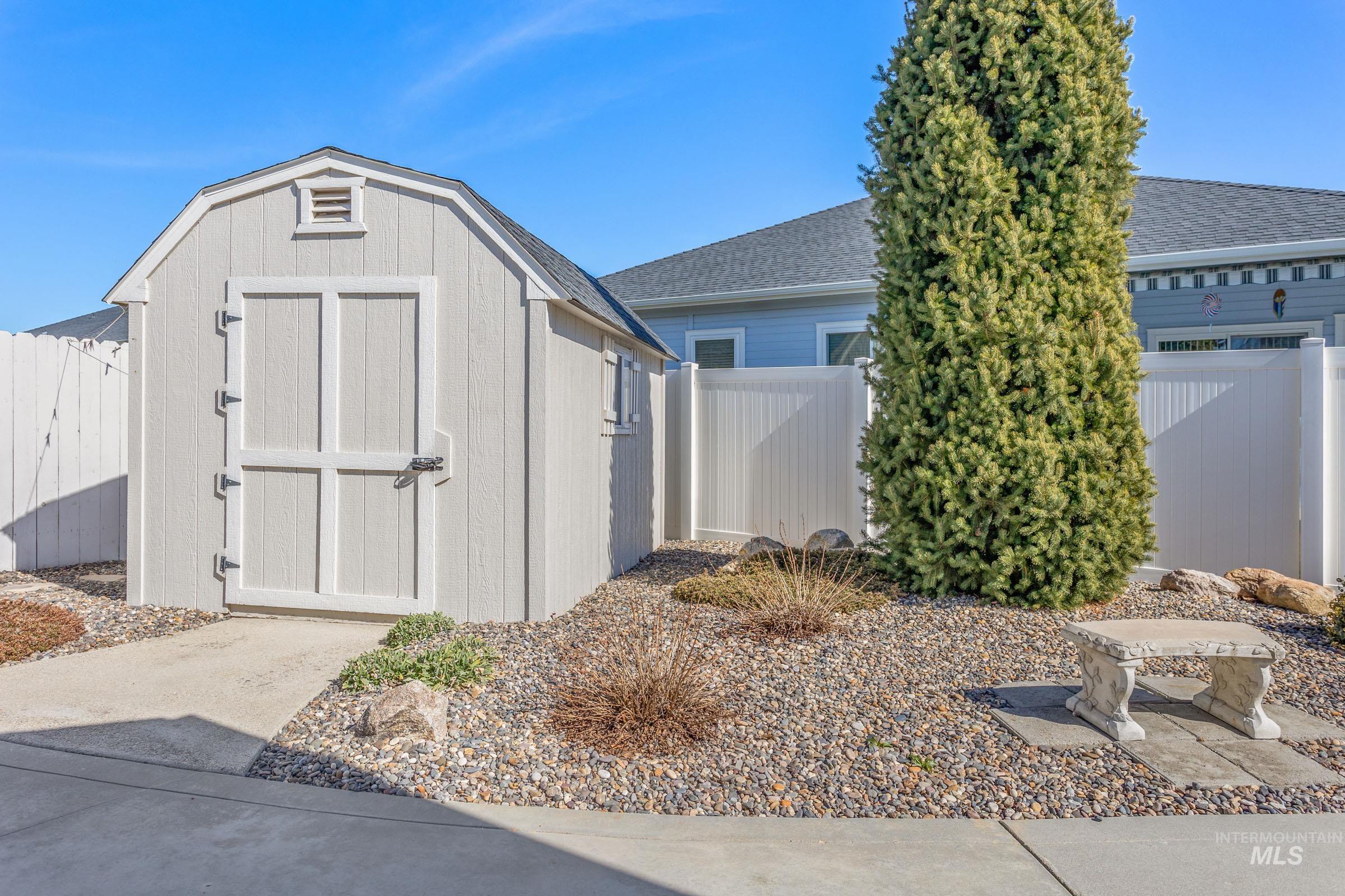 2424 N Tangent Ave, Meridian, Idaho 83646-7588, 3 Bedrooms, 2 Bathrooms, Residential For Sale, Price $550,000,MLS 98976965