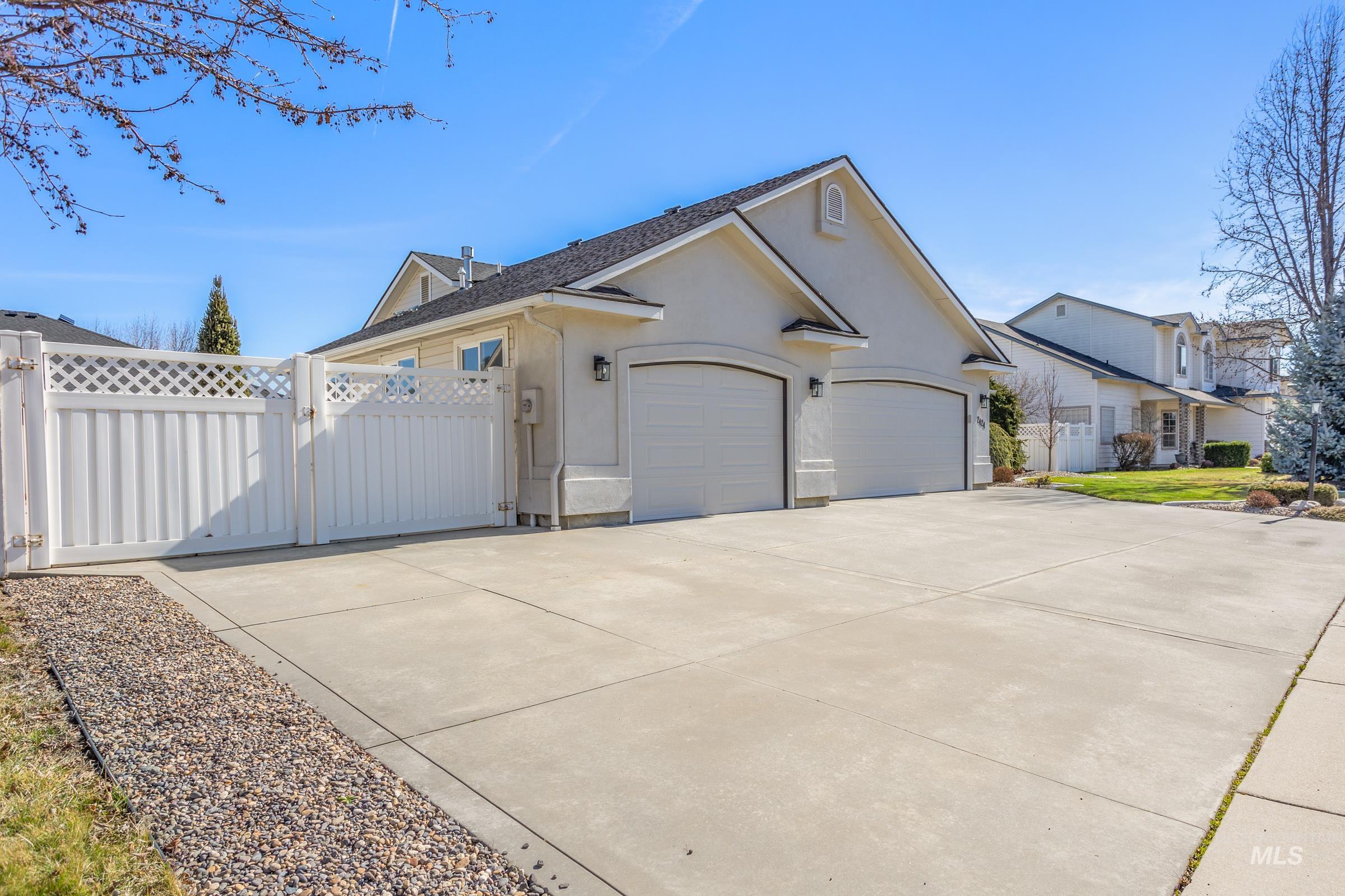 2424 N Tangent Ave, Meridian, Idaho 83646-7588, 3 Bedrooms, 2 Bathrooms, Residential For Sale, Price $550,000,MLS 98976965