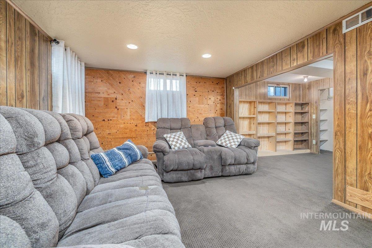 712 S Opal St, Boise, Idaho 83705, 4 Bedrooms, 1 Bathroom, Residential For Sale, Price $469,000,MLS 98976968