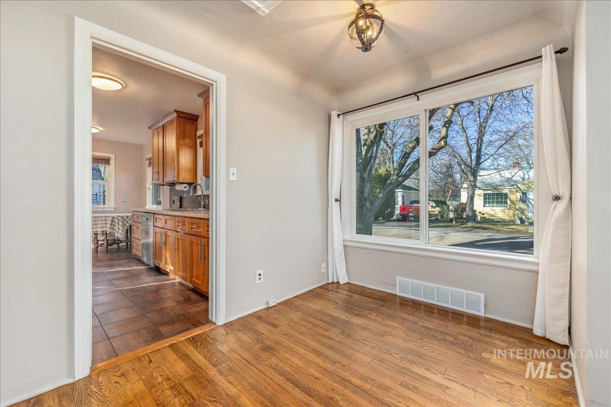 712 S Opal St, Boise, Idaho 83705, 4 Bedrooms, 1 Bathroom, Residential For Sale, Price $469,000,MLS 98976968