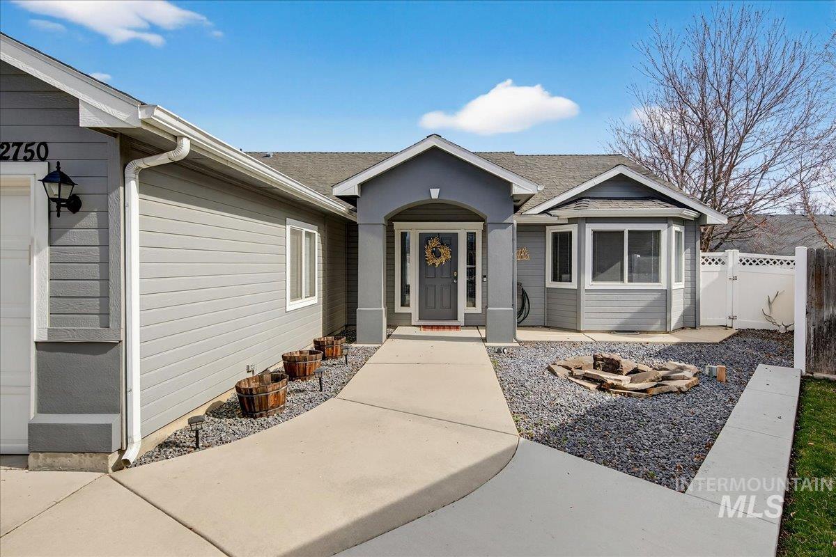 2750 N Phoenix Ave, Meridian, Idaho 83646, 3 Bedrooms, 2 Bathrooms, Residential For Sale, Price $519,900, 98976969