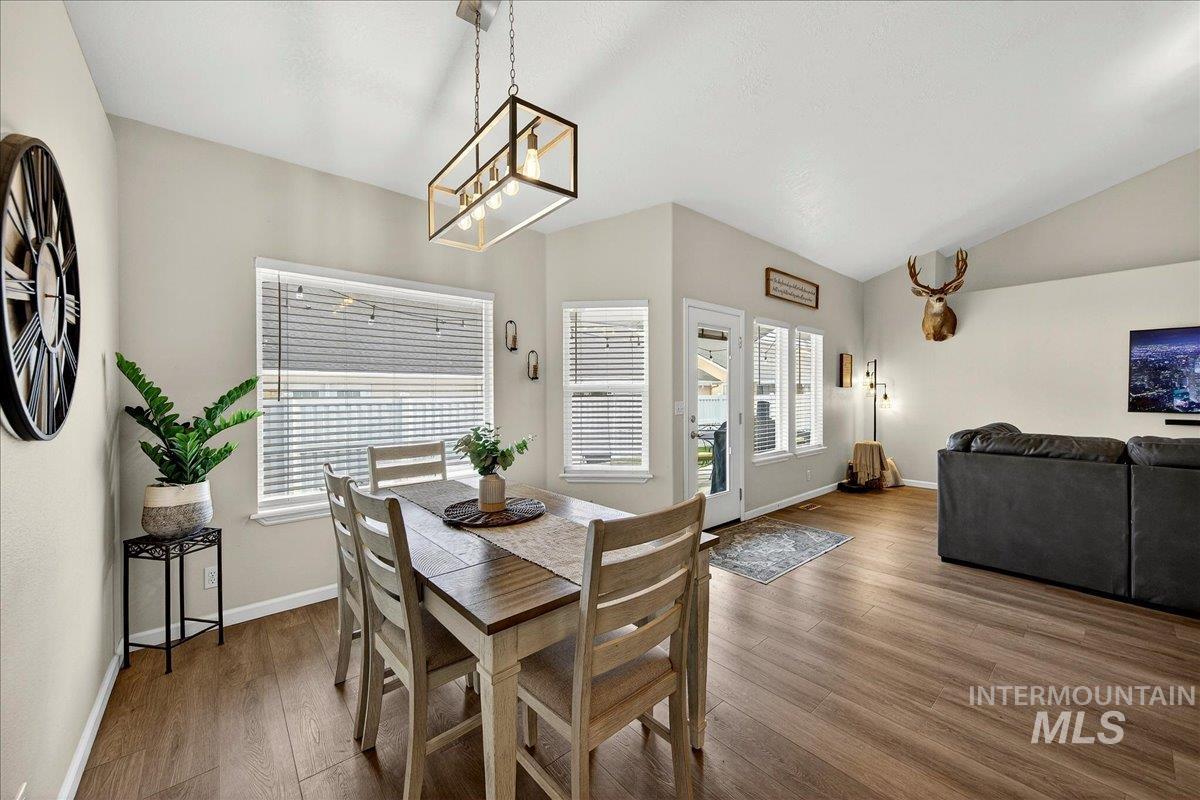 2750 N Phoenix Ave, Meridian, Idaho 83646, 3 Bedrooms, 2 Bathrooms, Residential For Sale, Price $519,900, 98976969