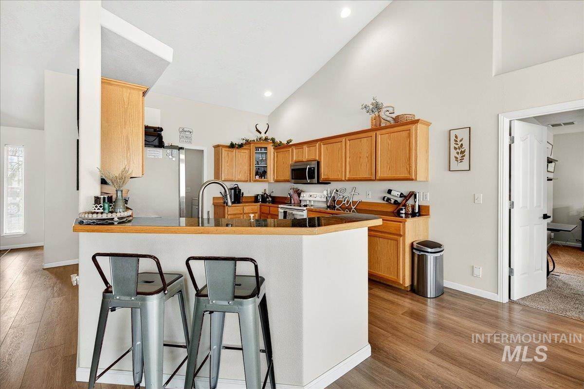 2750 N Phoenix Ave, Meridian, Idaho 83646, 3 Bedrooms, 2 Bathrooms, Residential For Sale, Price $519,900, 98976969