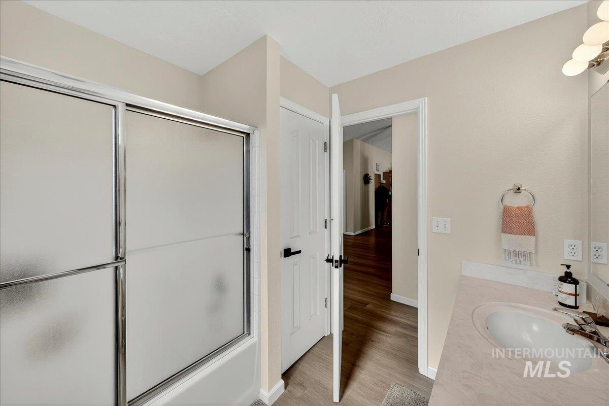 2750 N Phoenix Ave, Meridian, Idaho 83646, 3 Bedrooms, 2 Bathrooms, Residential For Sale, Price $519,900, 98976969