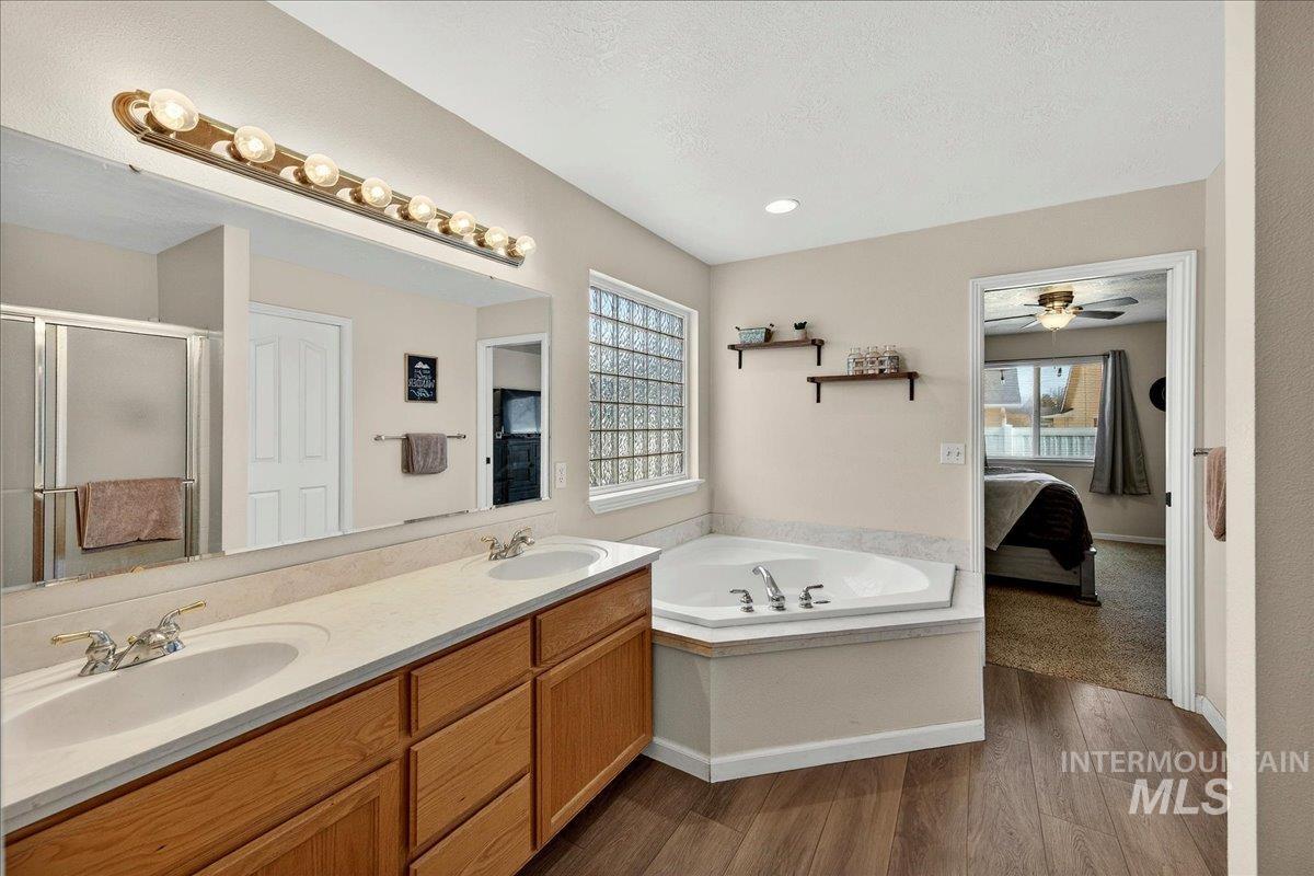 2750 N Phoenix Ave, Meridian, Idaho 83646, 3 Bedrooms, 2 Bathrooms, Residential For Sale, Price $519,900, 98976969