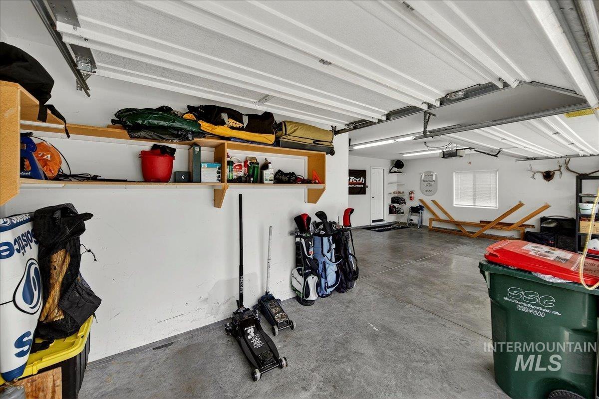 2750 N Phoenix Ave, Meridian, Idaho 83646, 3 Bedrooms, 2 Bathrooms, Residential For Sale, Price $519,900, 98976969