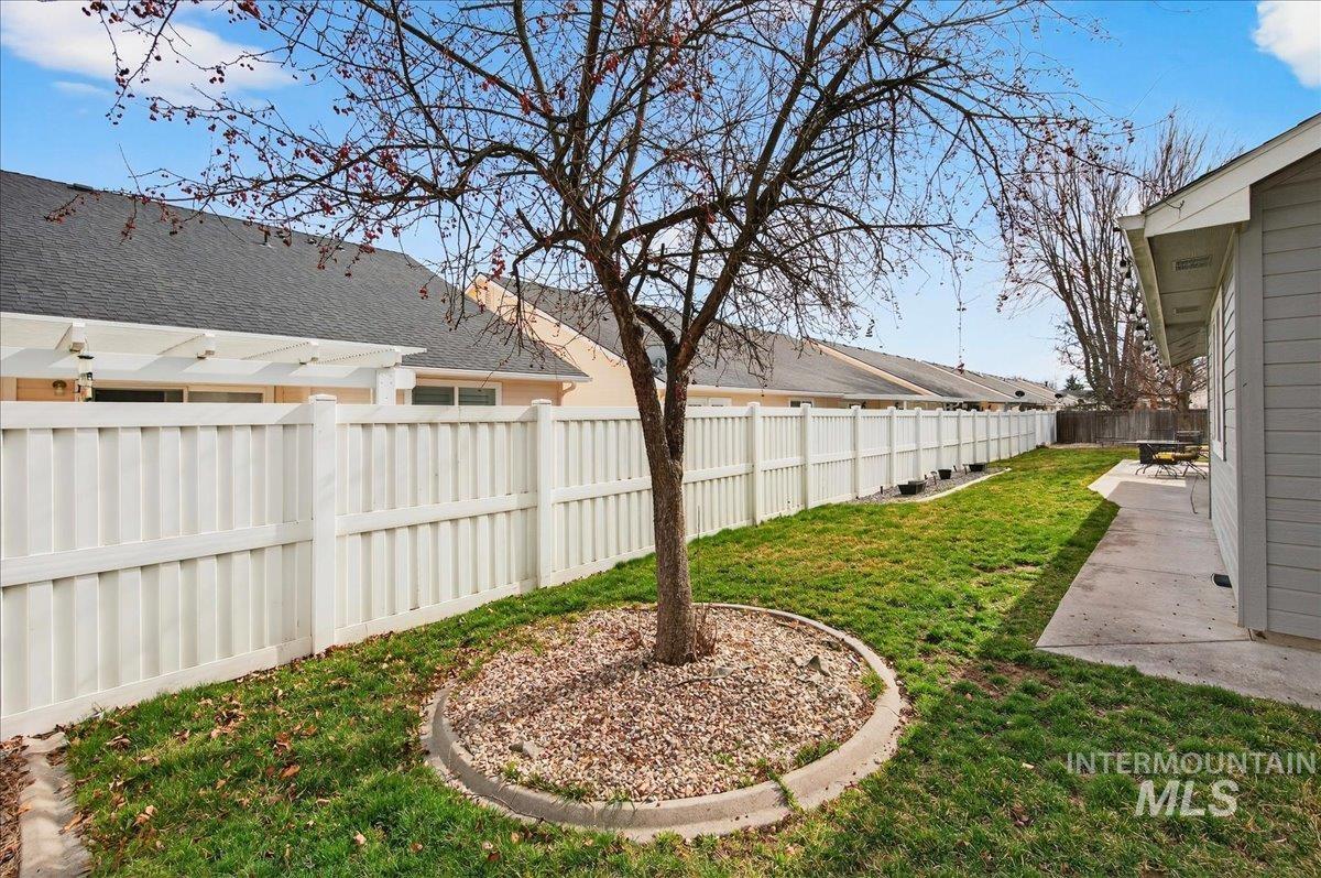 2750 N Phoenix Ave, Meridian, Idaho 83646, 3 Bedrooms, 2 Bathrooms, Residential For Sale, Price $519,900, 98976969