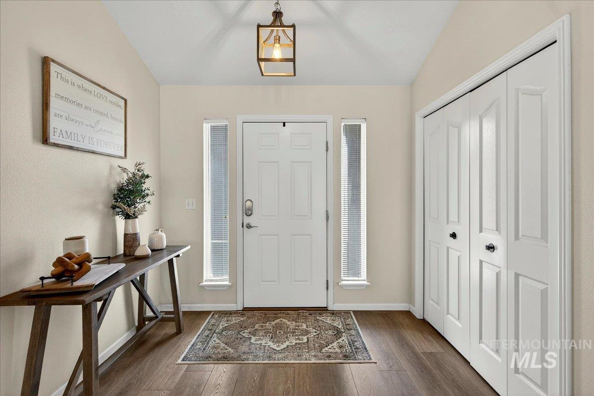 2750 N Phoenix Ave, Meridian, Idaho 83646, 3 Bedrooms, 2 Bathrooms, Residential For Sale, Price $519,900, 98976969