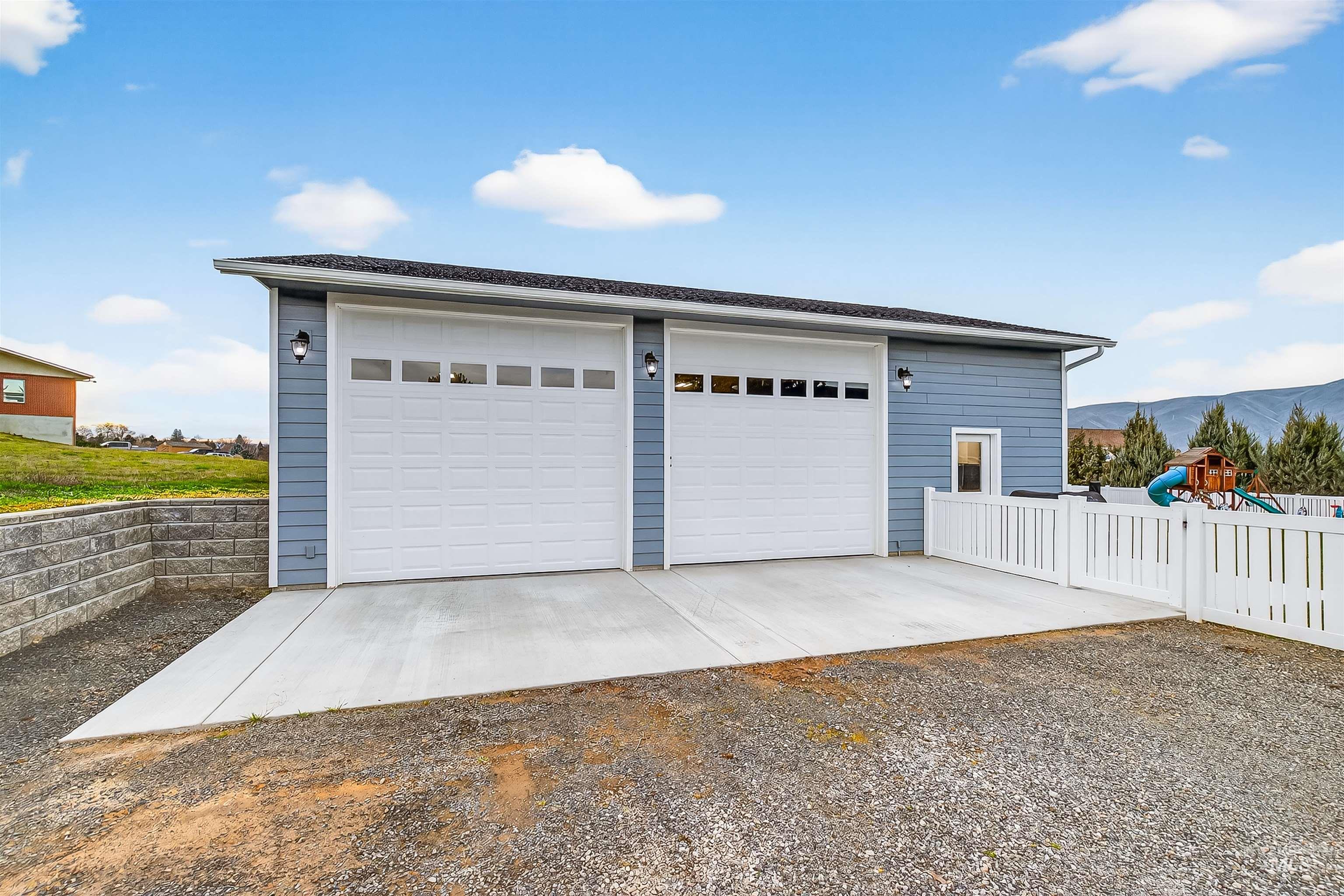 1836 Broadview Drive, Lewiston, Idaho 83501, 3 Bedrooms, 2 Bathrooms, Residential For Sale, Price $589,900, 98976971