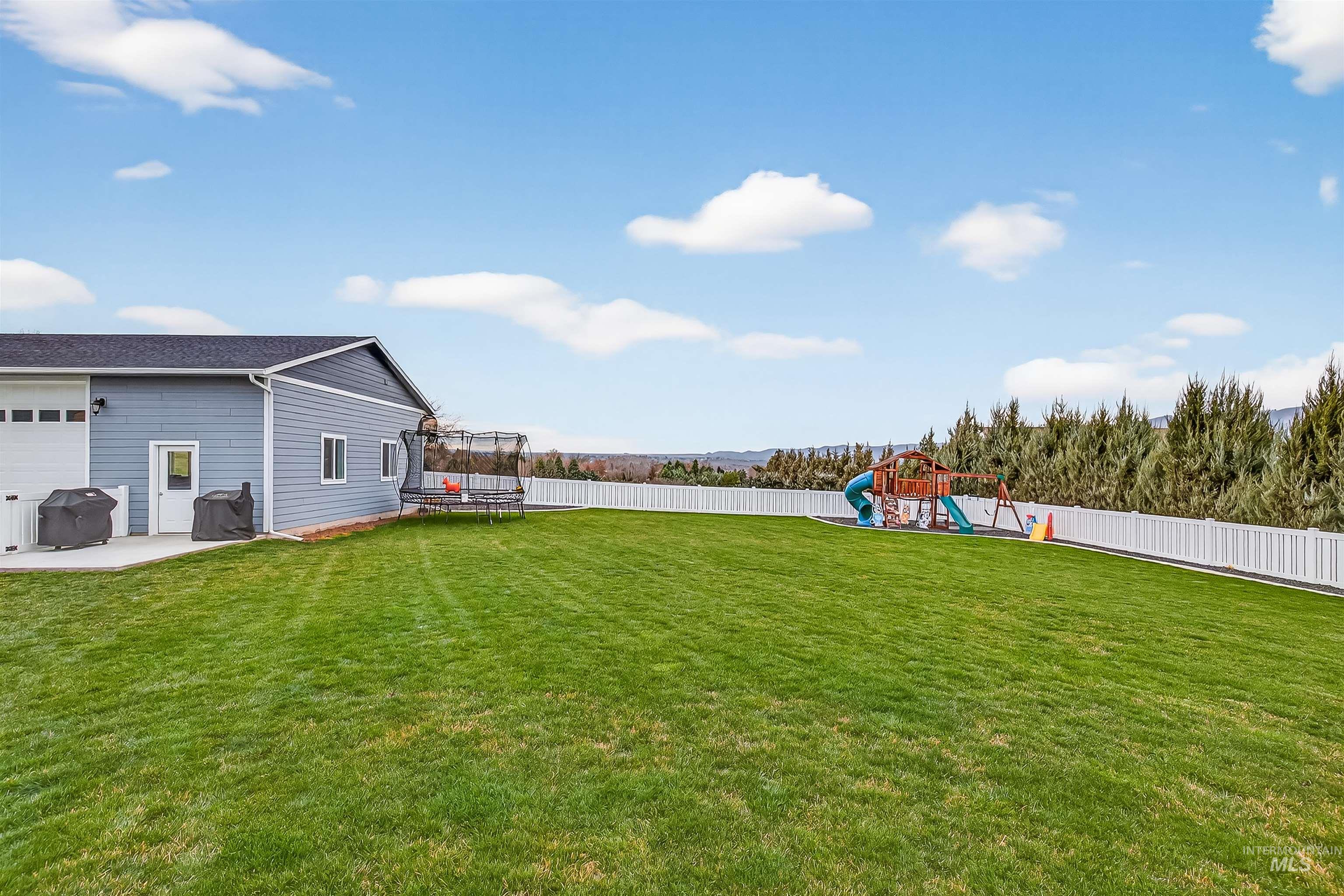 1836 Broadview Drive, Lewiston, Idaho 83501, 3 Bedrooms, 2 Bathrooms, Residential For Sale, Price $589,900, 98976971