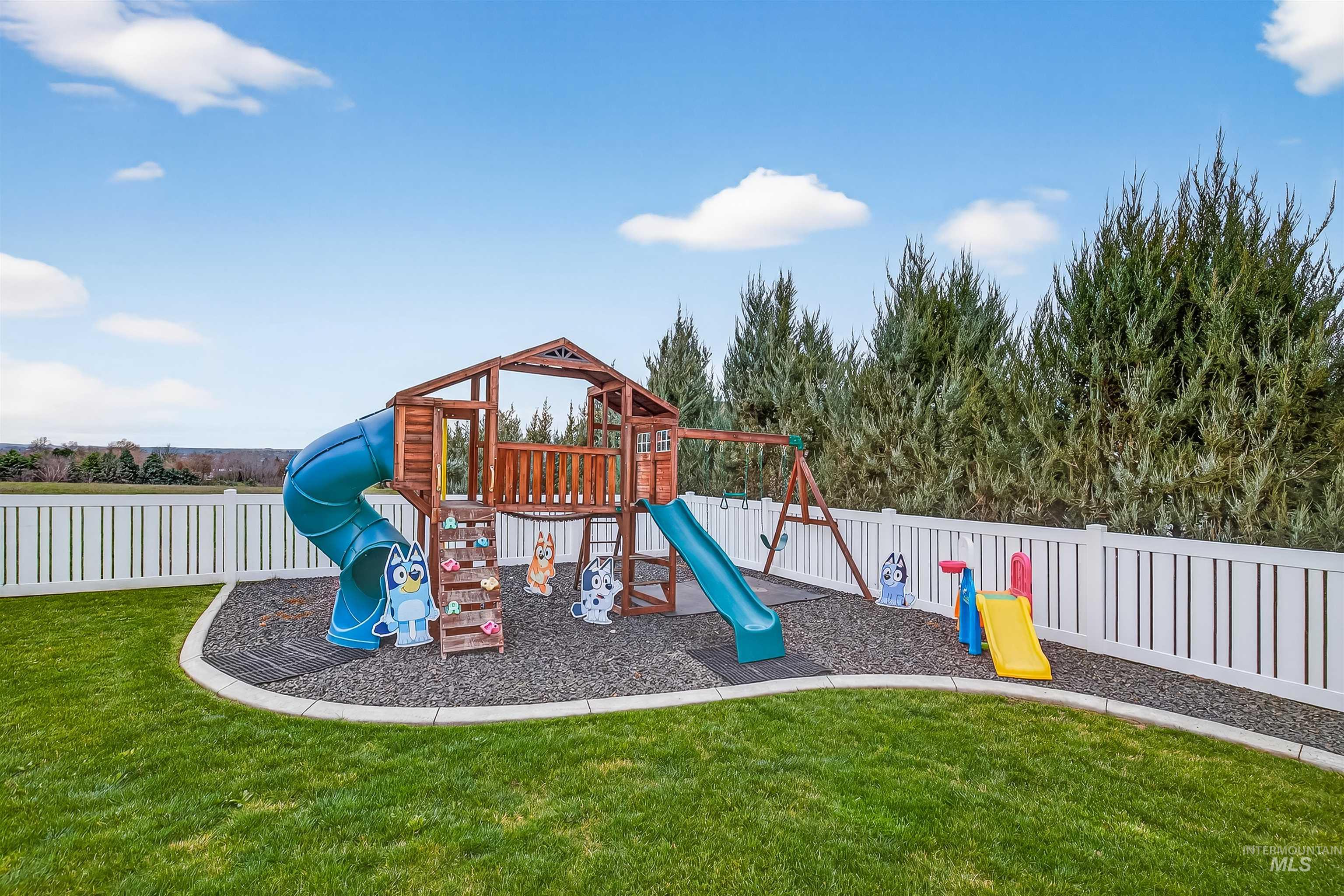 1836 Broadview Drive, Lewiston, Idaho 83501, 3 Bedrooms, 2 Bathrooms, Residential For Sale, Price $589,900, 98976971