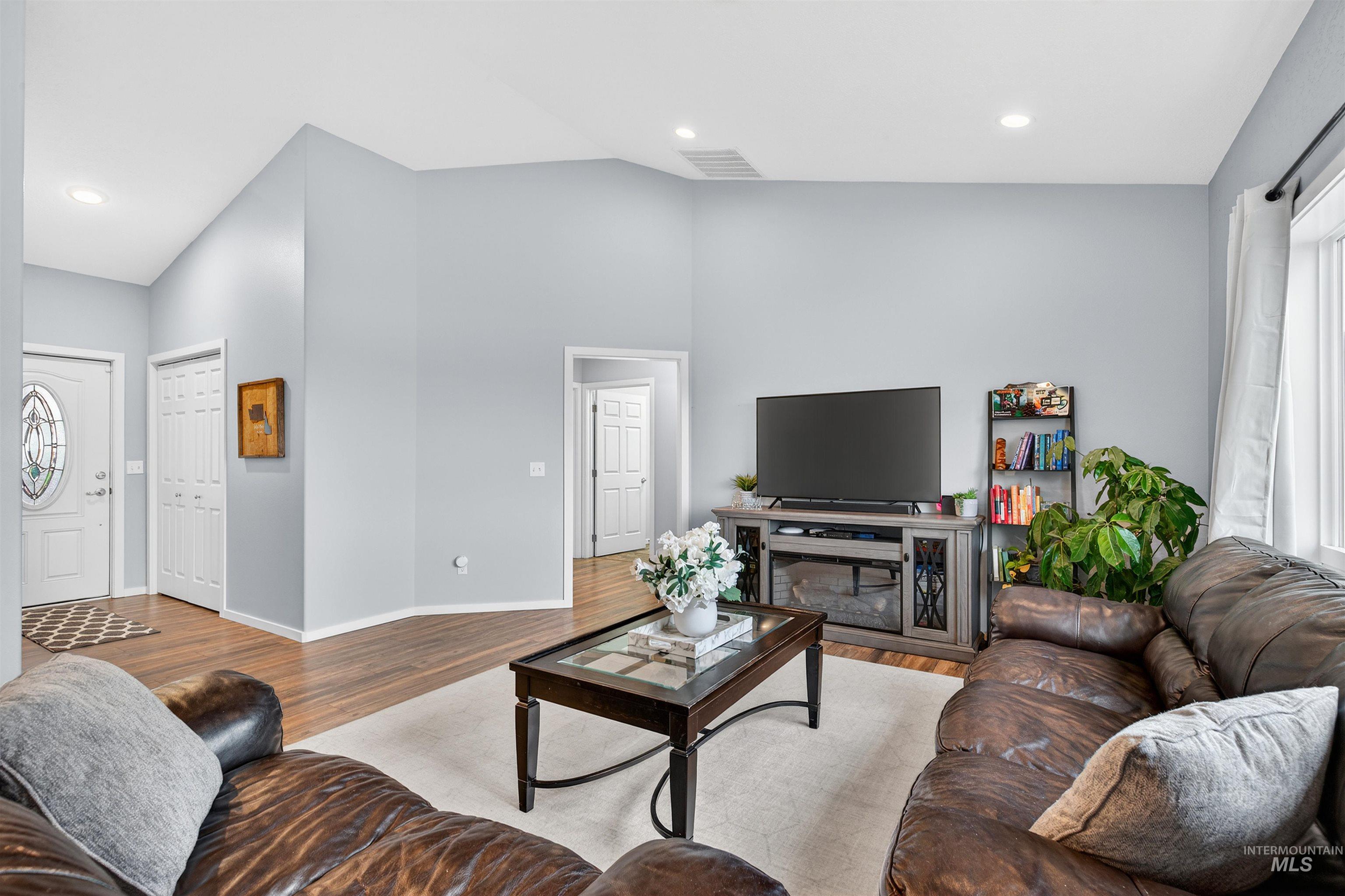 1836 Broadview Drive, Lewiston, Idaho 83501, 3 Bedrooms, 2 Bathrooms, Residential For Sale, Price $589,900, 98976971