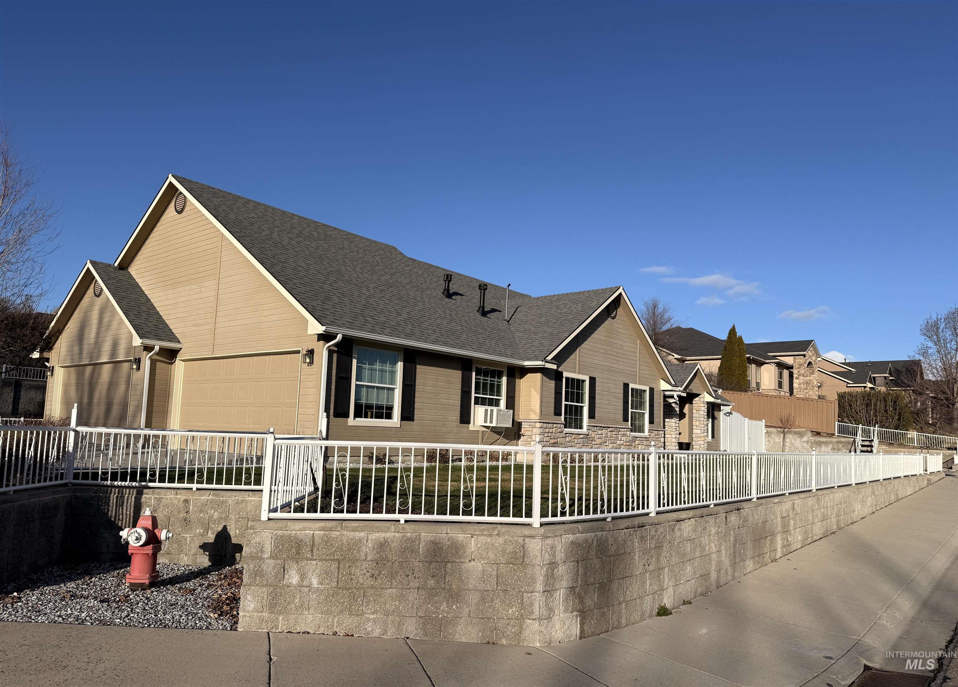 11816 W Rockhamton, Boise, Idaho 83709, 3 Bedrooms, 2 Bathrooms, Residential For Sale, Price $499,900, 98976972