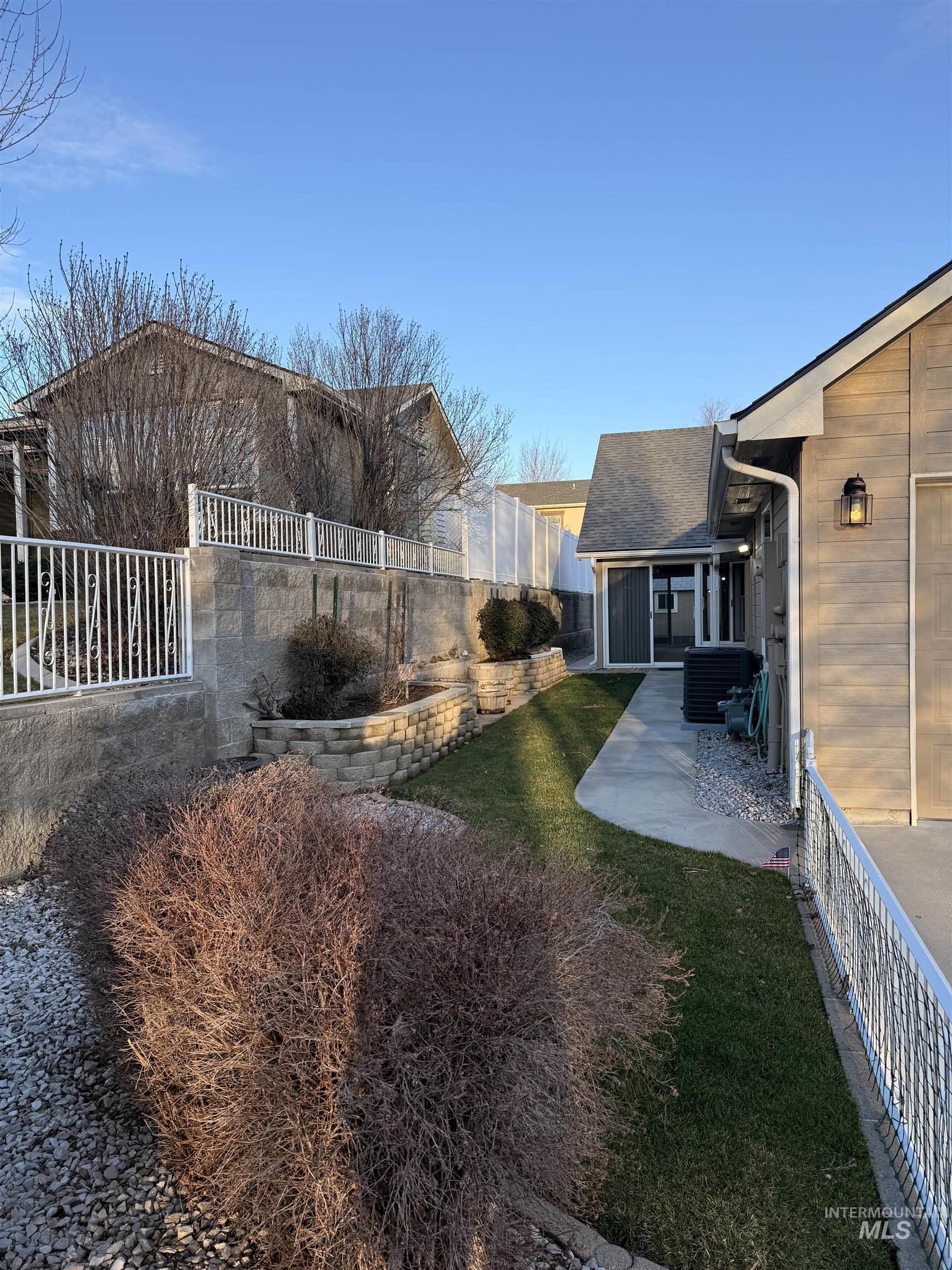 11816 W Rockhamton, Boise, Idaho 83709, 3 Bedrooms, 2 Bathrooms, Residential For Sale, Price $499,900, 98976972