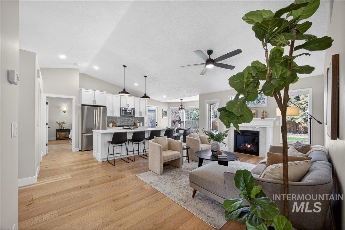 964 E Cembra St, Eagle, Idaho 83616, 3 Bedrooms, 2 Bathrooms, Residential For Sale, Price $545,000,MLS 98976973