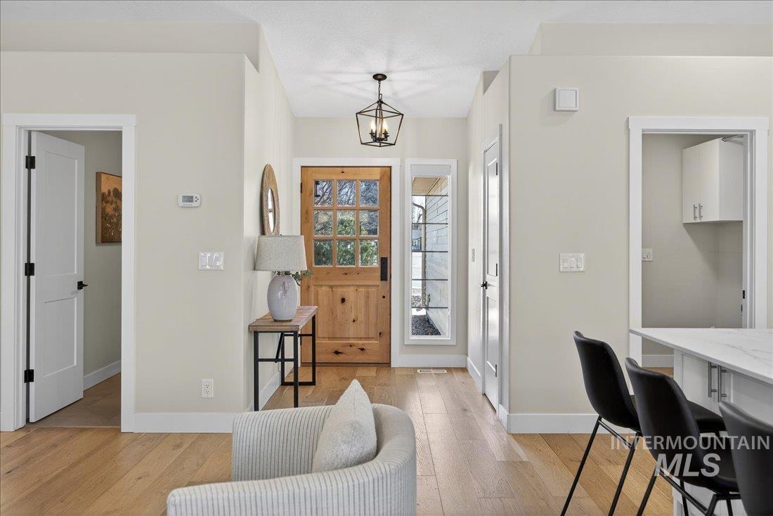 964 E Cembra St, Eagle, Idaho 83616, 3 Bedrooms, 2 Bathrooms, Residential For Sale, Price $545,000,MLS 98976973