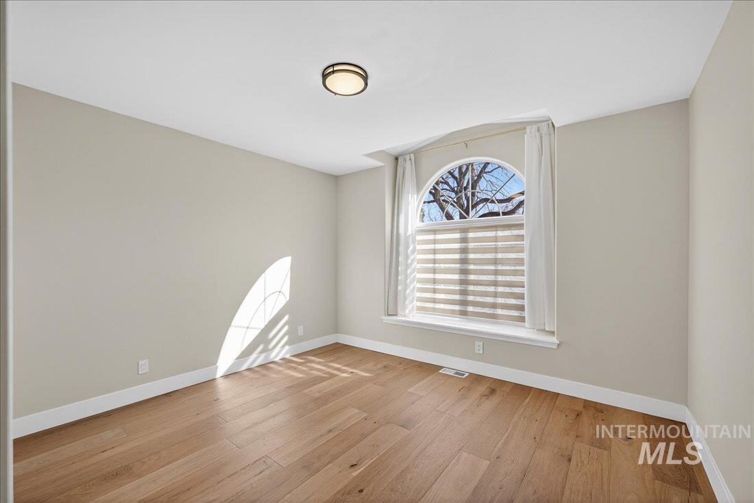 964 E Cembra St, Eagle, Idaho 83616, 3 Bedrooms, 2 Bathrooms, Residential For Sale, Price $545,000,MLS 98976973