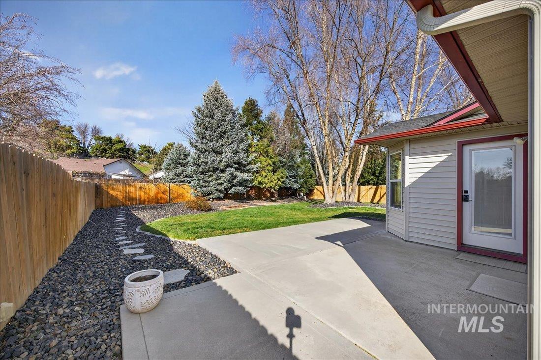 964 E Cembra St, Eagle, Idaho 83616, 3 Bedrooms, 2 Bathrooms, Residential For Sale, Price $545,000,MLS 98976973